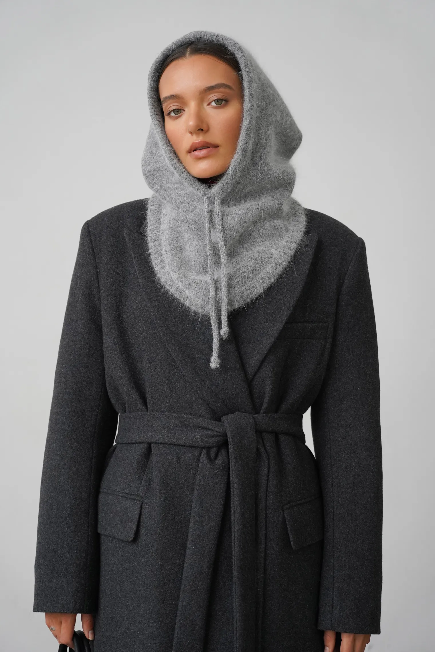 Капор из ангоры пепельного цвета фото 6