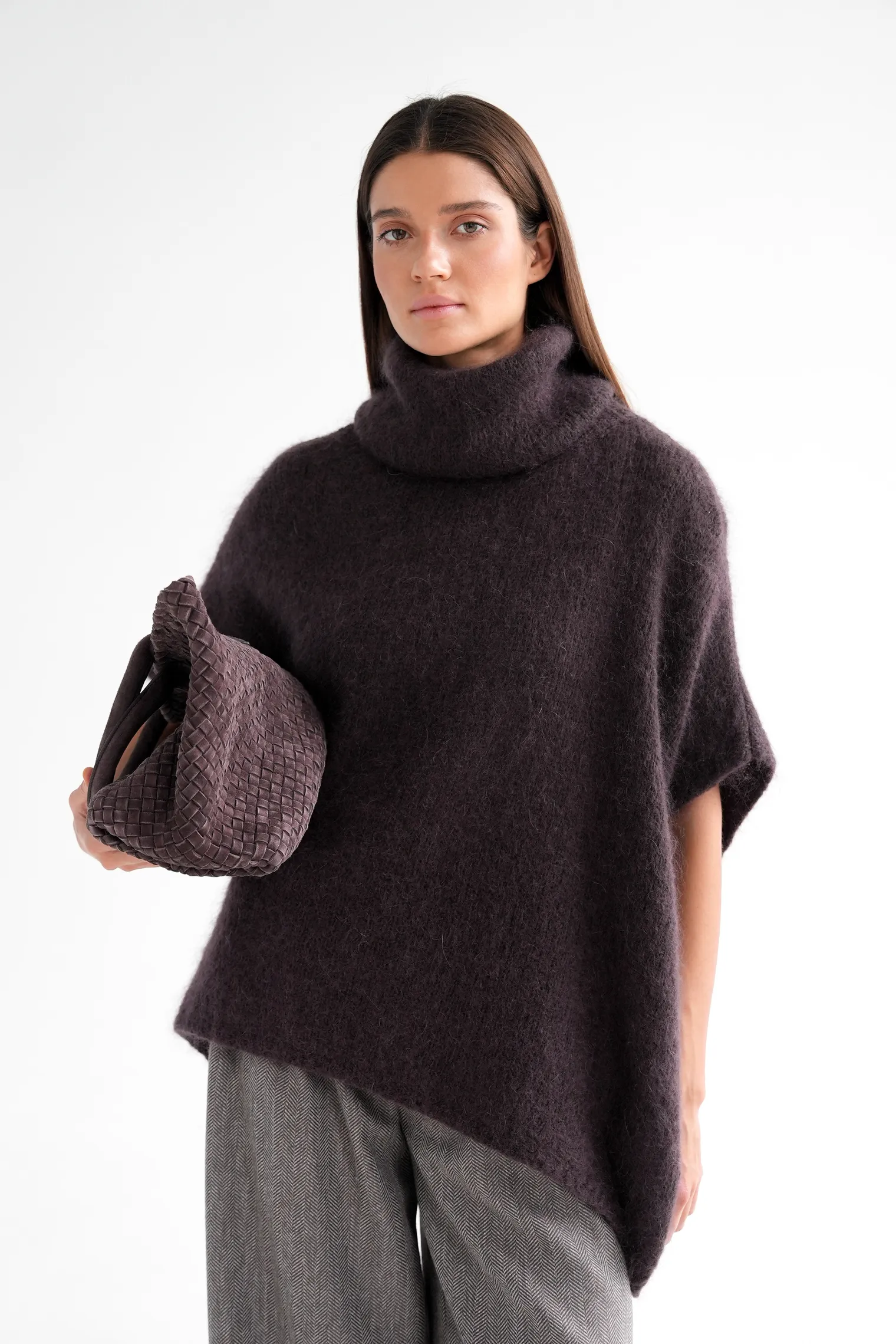 Джемпер крупной вязки из мохера без рукавов цвета горький шоколад фото 8