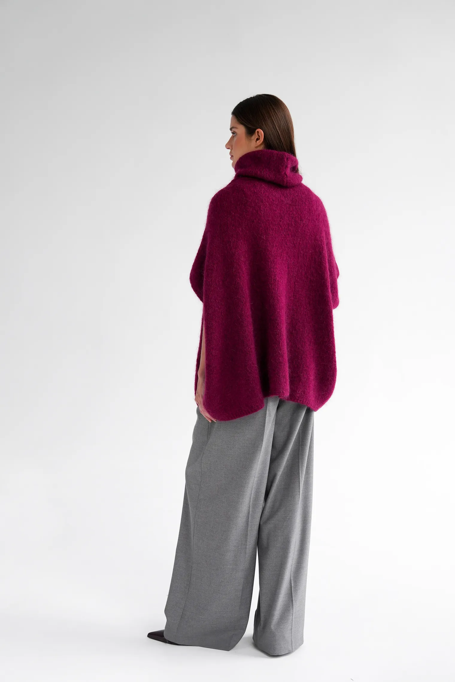 Джемпер крупной вязки из мохера без рукавов бордового цвета фото 9