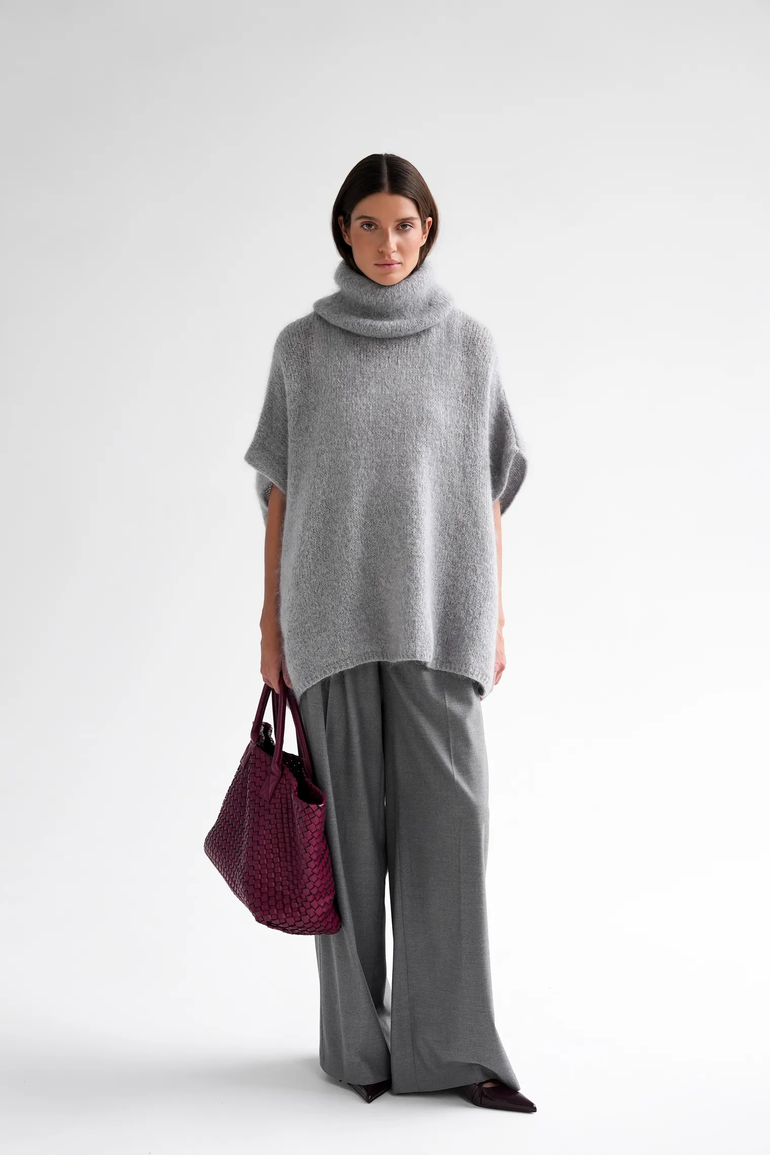 Джемпер крупной вязки из мохера без рукавов серого цвета фото 10