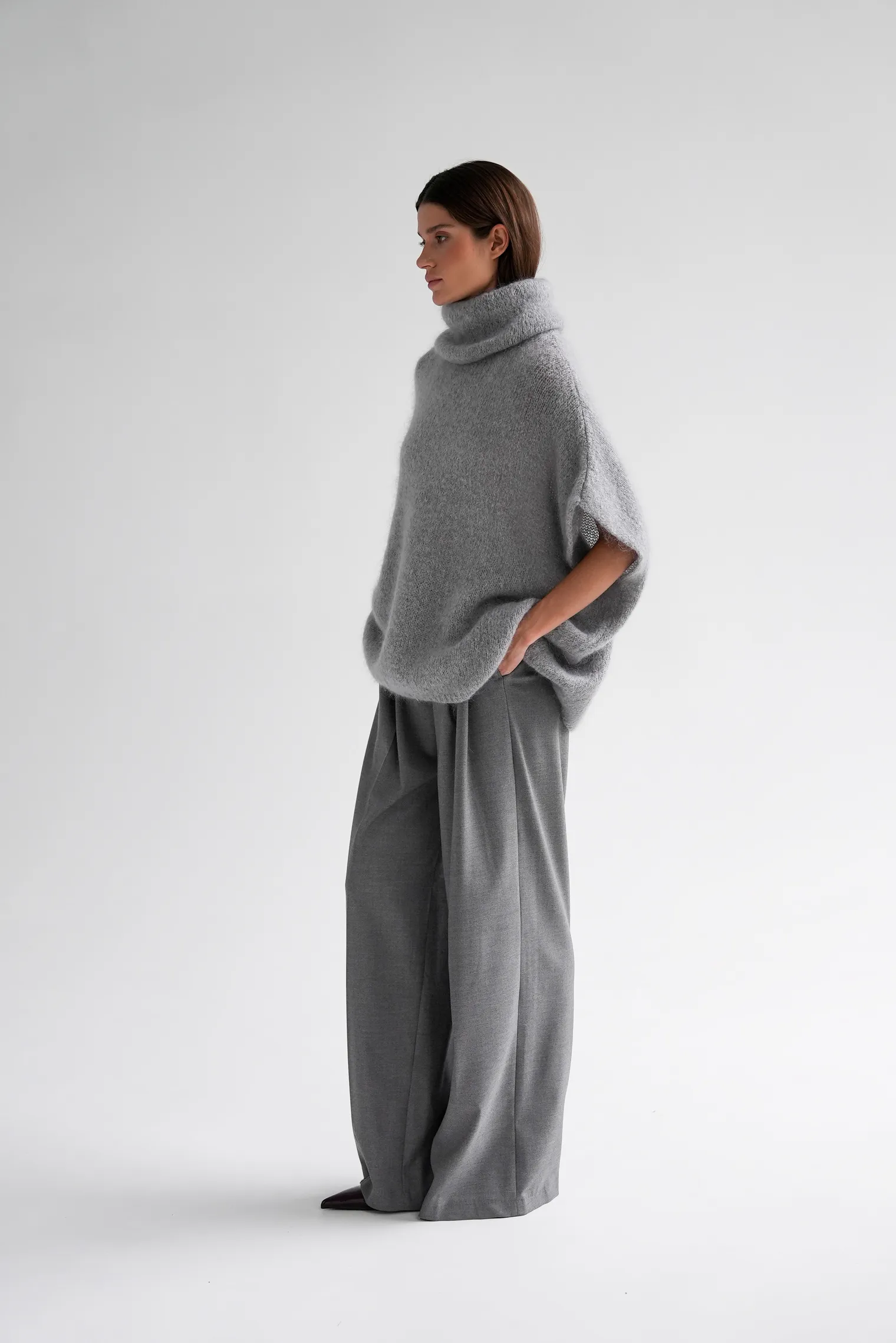 Джемпер крупной вязки из мохера без рукавов серого цвета фото 5