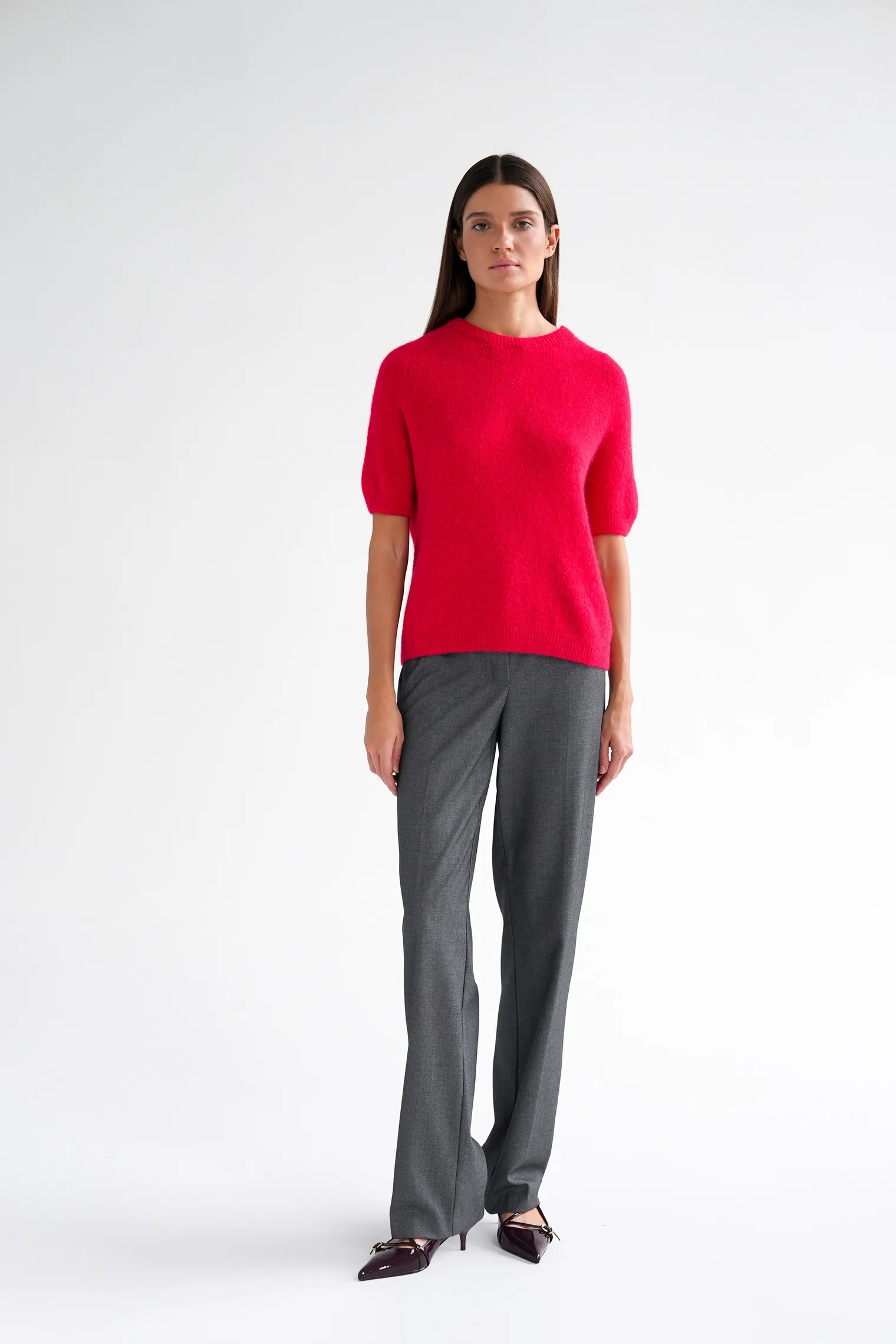 Пуловер мелкой вязки с низким воротником красного цвета фото 7