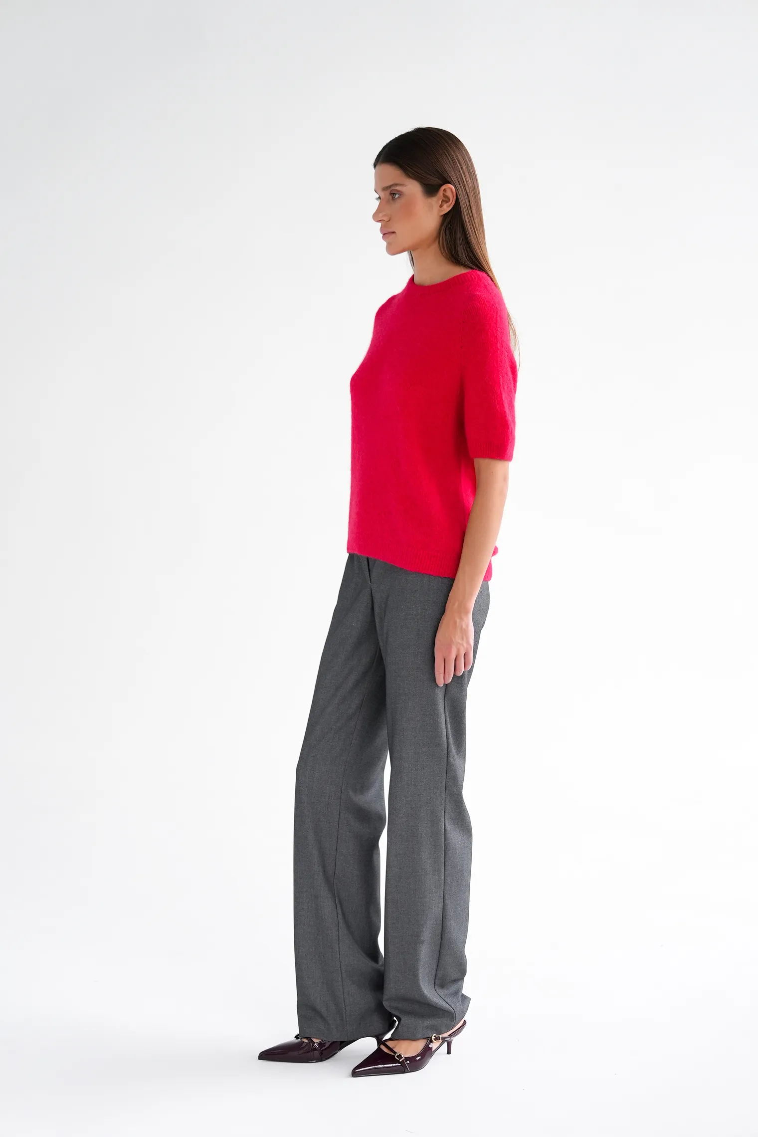 Пуловер мелкой вязки с низким воротником красного цвета фото 5