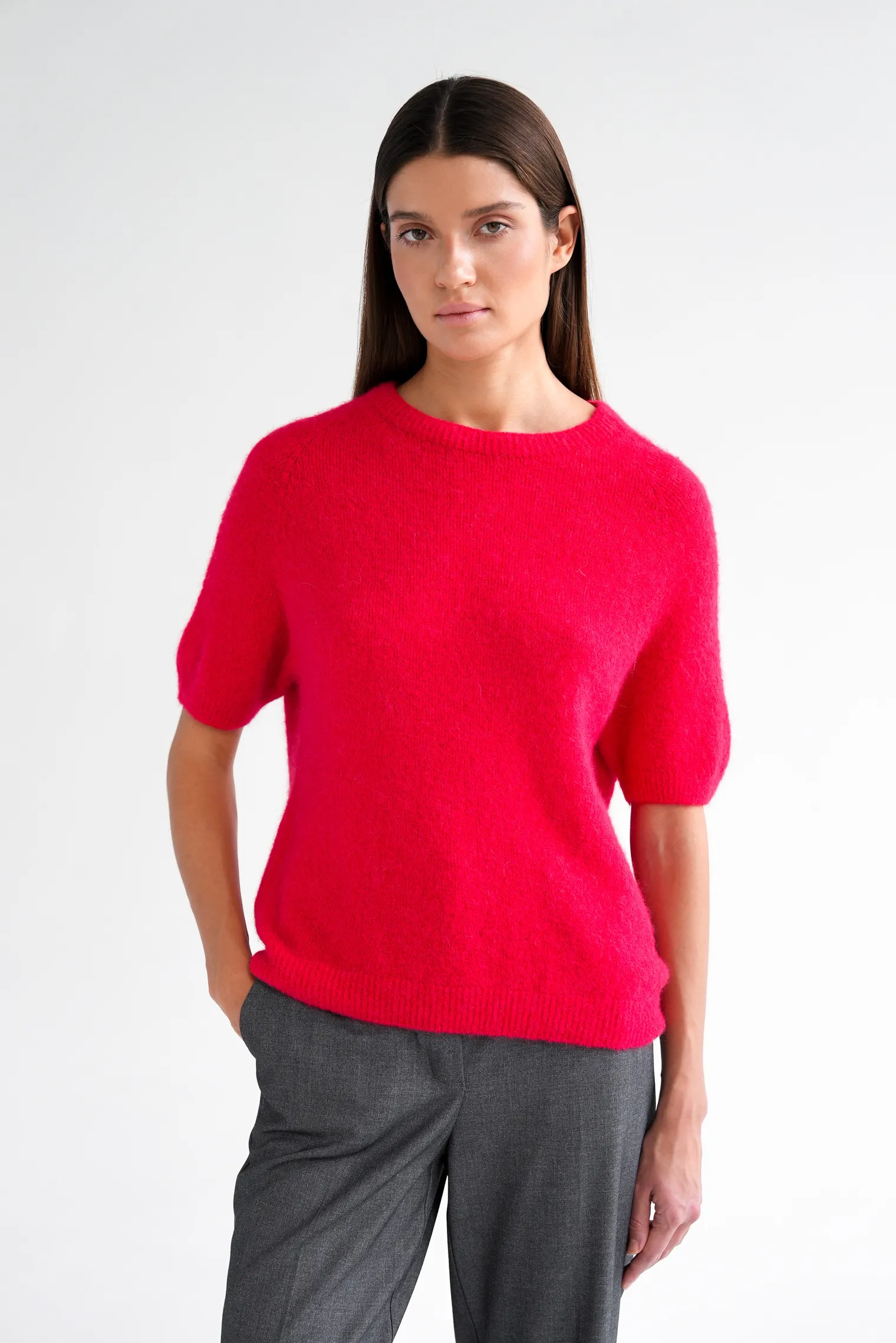 Пуловер мелкой вязки с низким воротником красного цвета фото 8