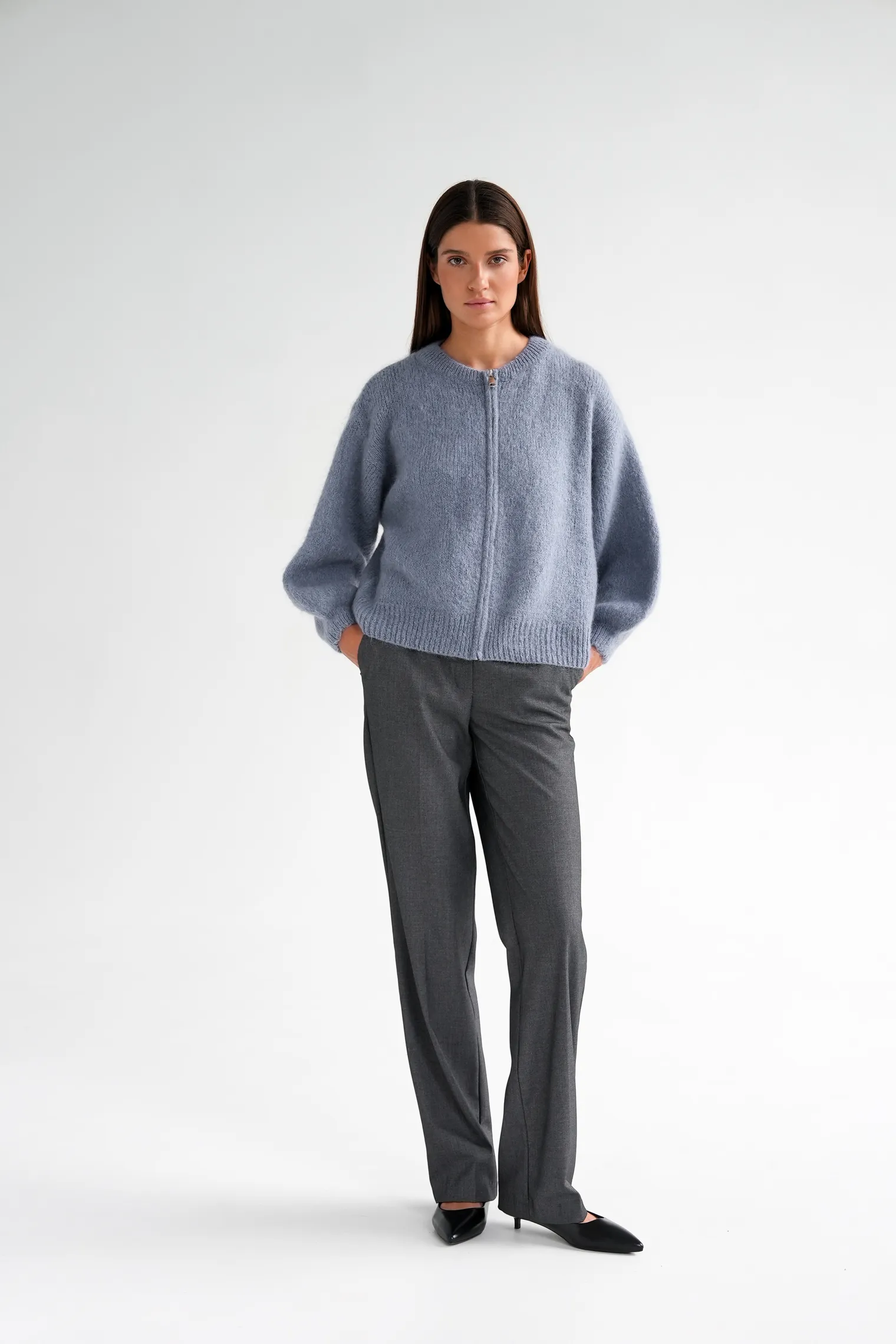 Кардиган крупной вязки из мохера на молнии графитового цвета фото 8