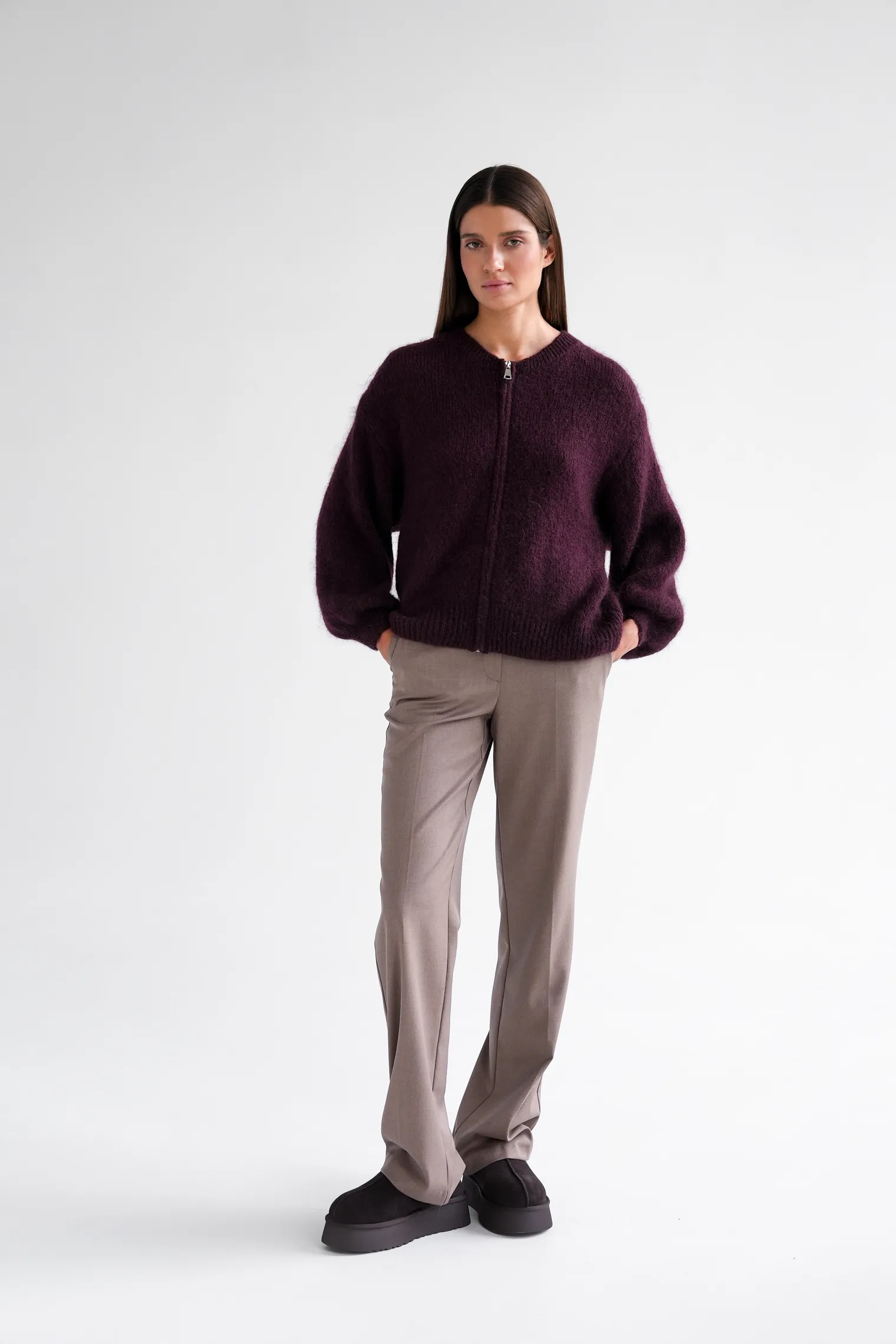 Кардиган крупной вязки из мохера на молнии цвета бургундия фото 7
