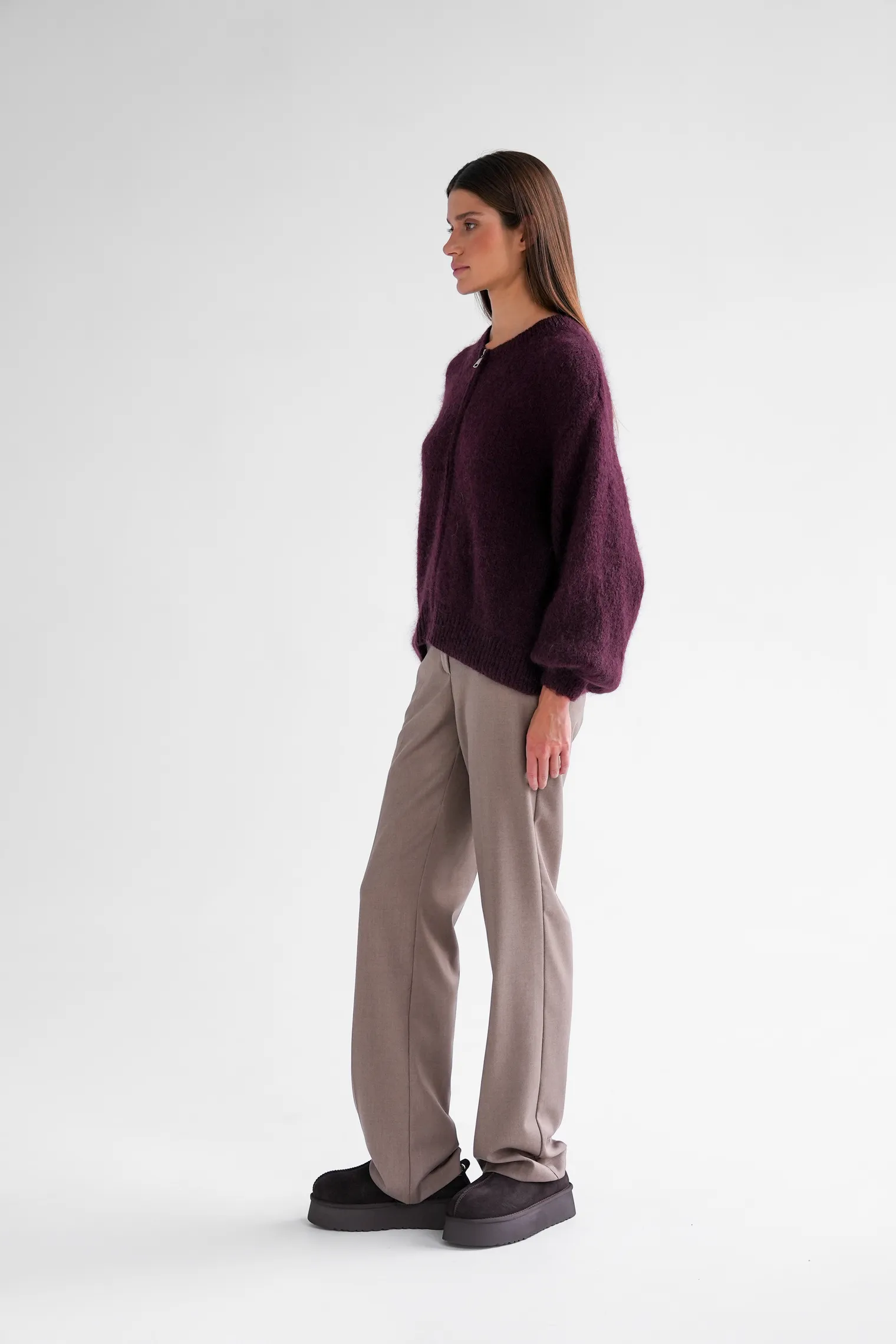 Кардиган крупной вязки из мохера на молнии цвета бургундия фото 5