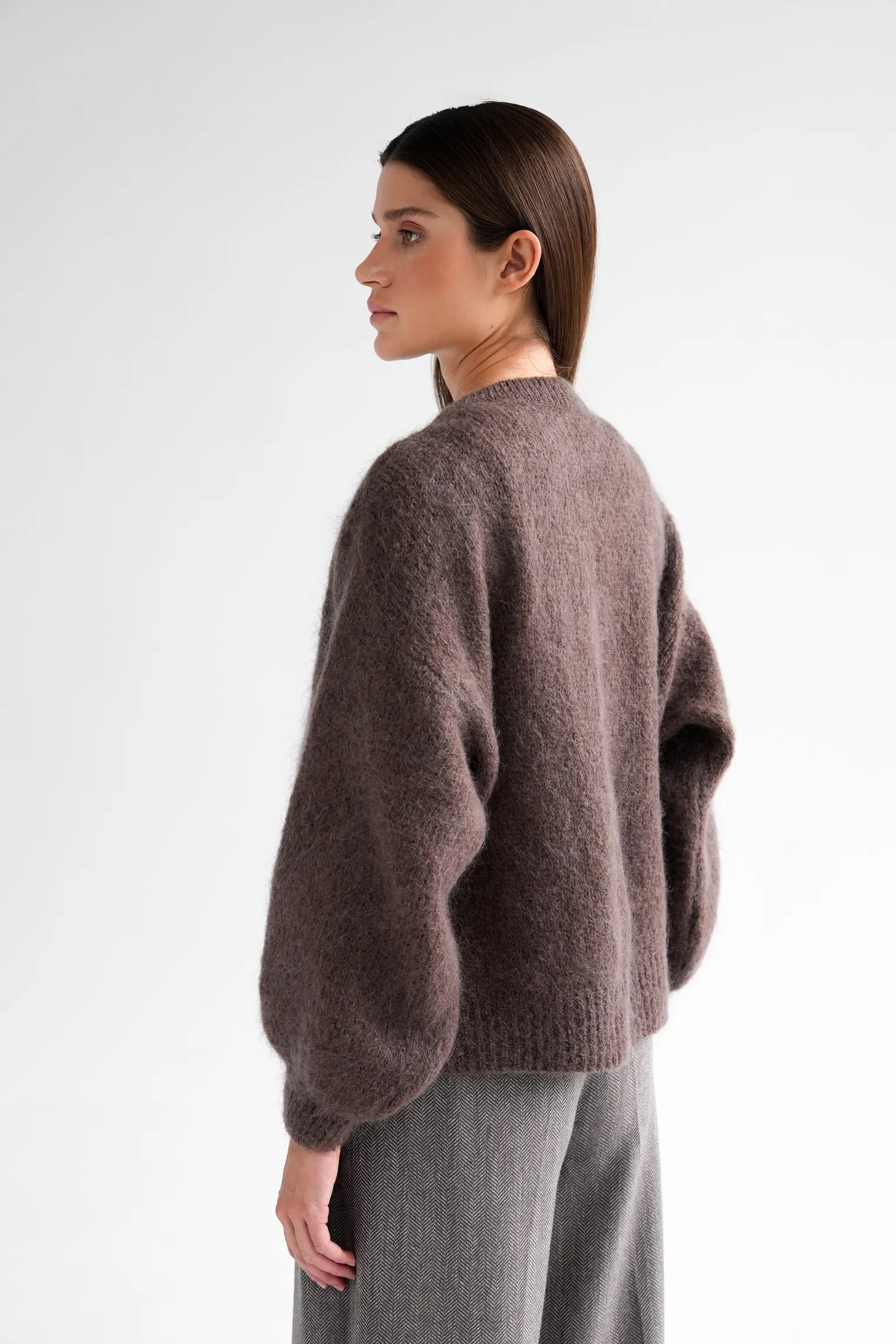 Кардиган крупной вязки из мохера на молнии шоколадного цвета фото 4