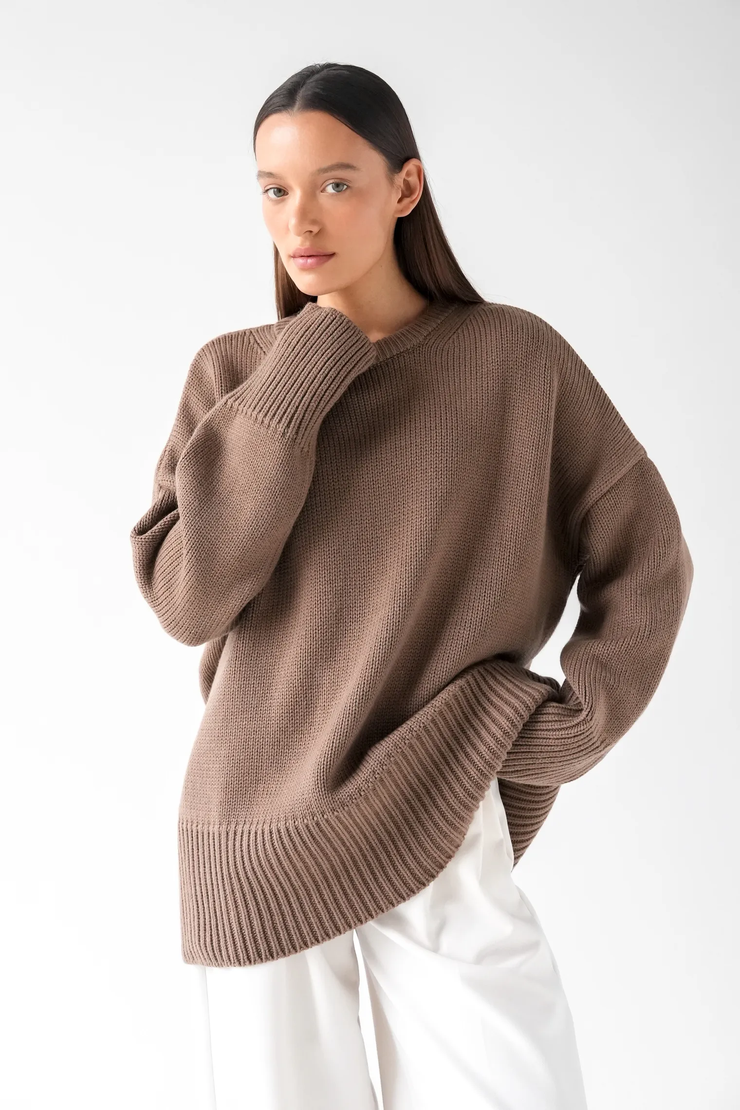 Джемпер крупной вязки с низким воротником кофейного цвета фото 9