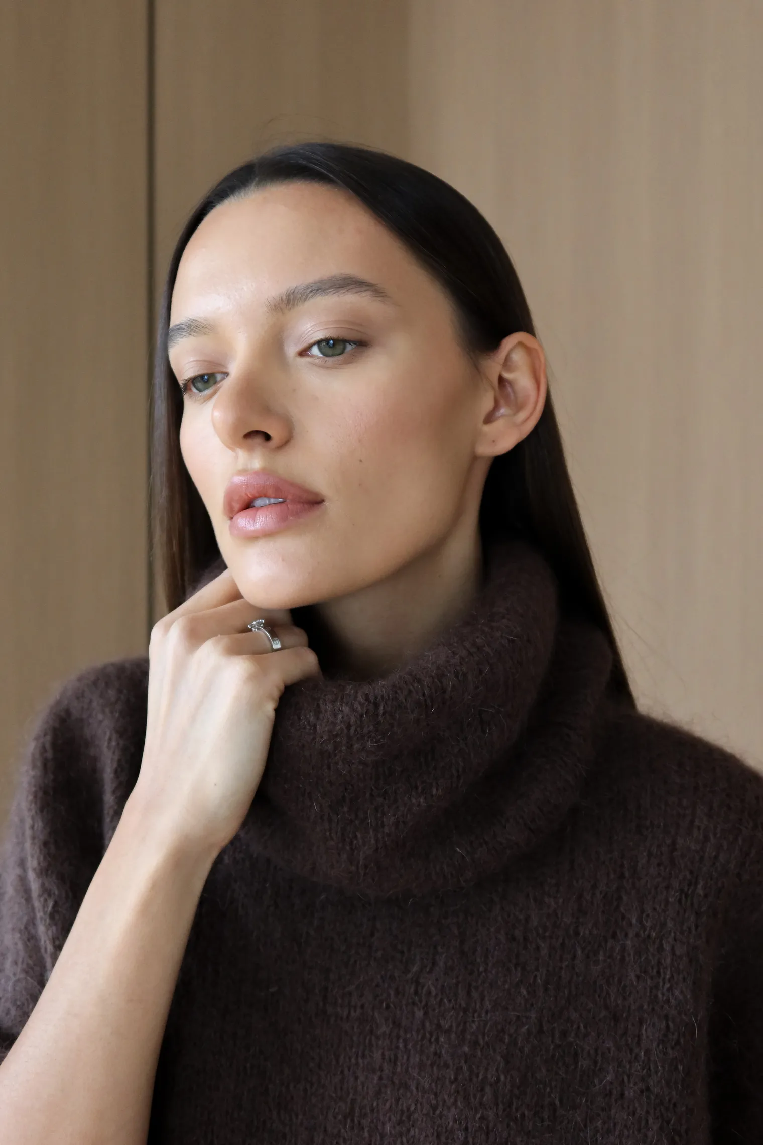 Джемпер крупной вязки из мохера без рукавов шоколадного цвета фото 4