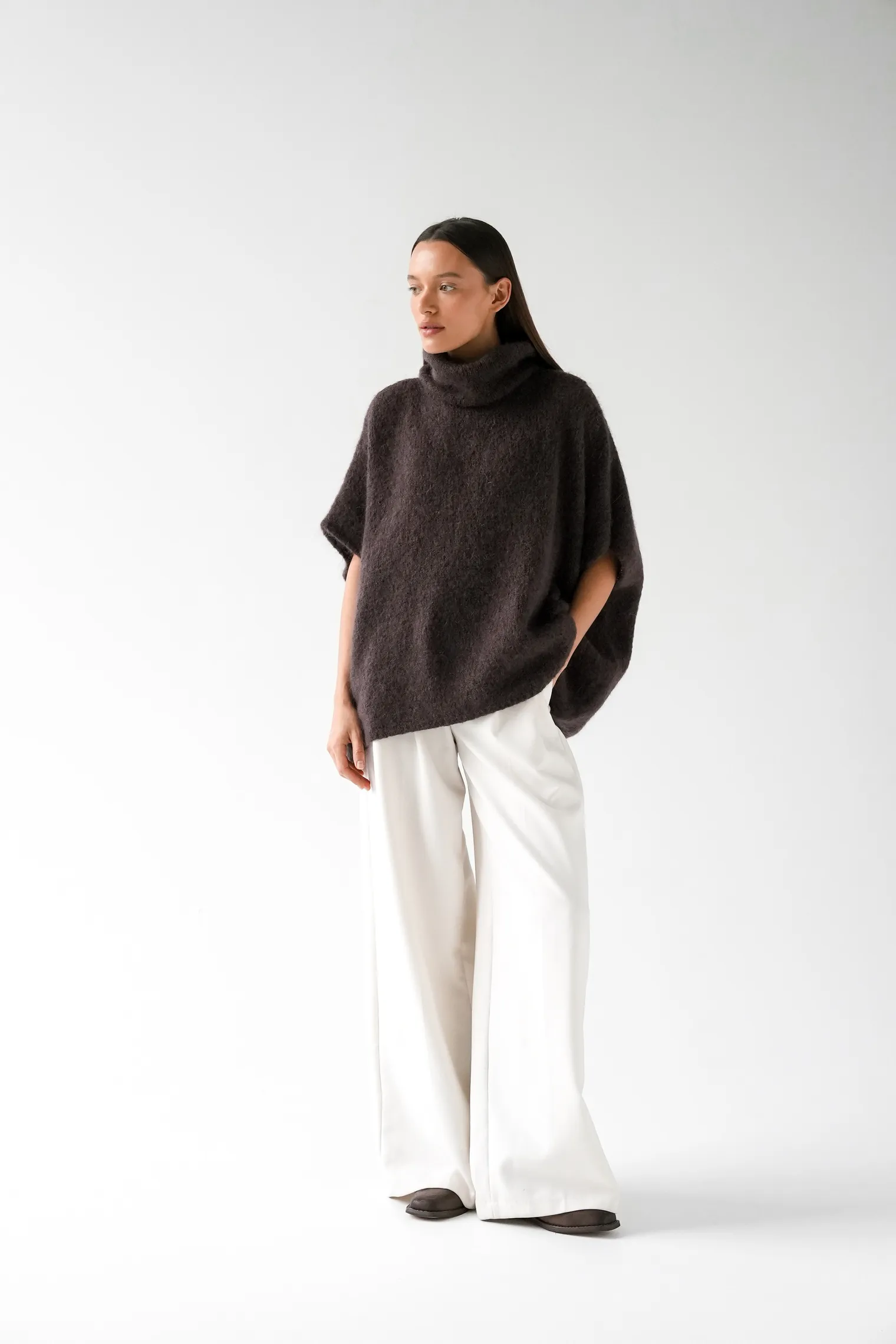 Джемпер крупной вязки из мохера без рукавов шоколадного цвета фото 9