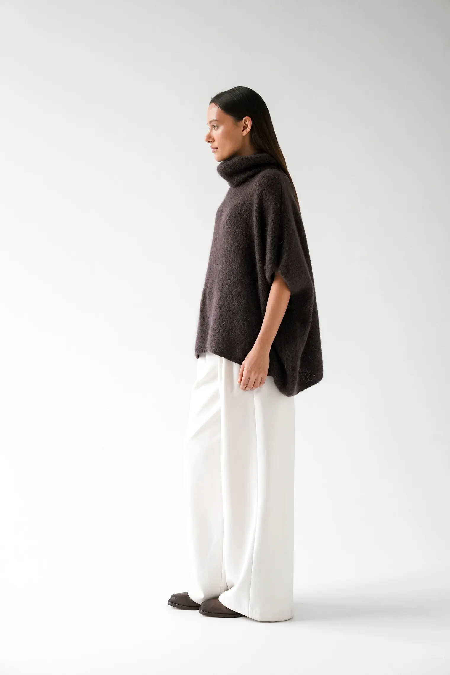 Джемпер крупной вязки из мохера без рукавов шоколадного цвета фото 5