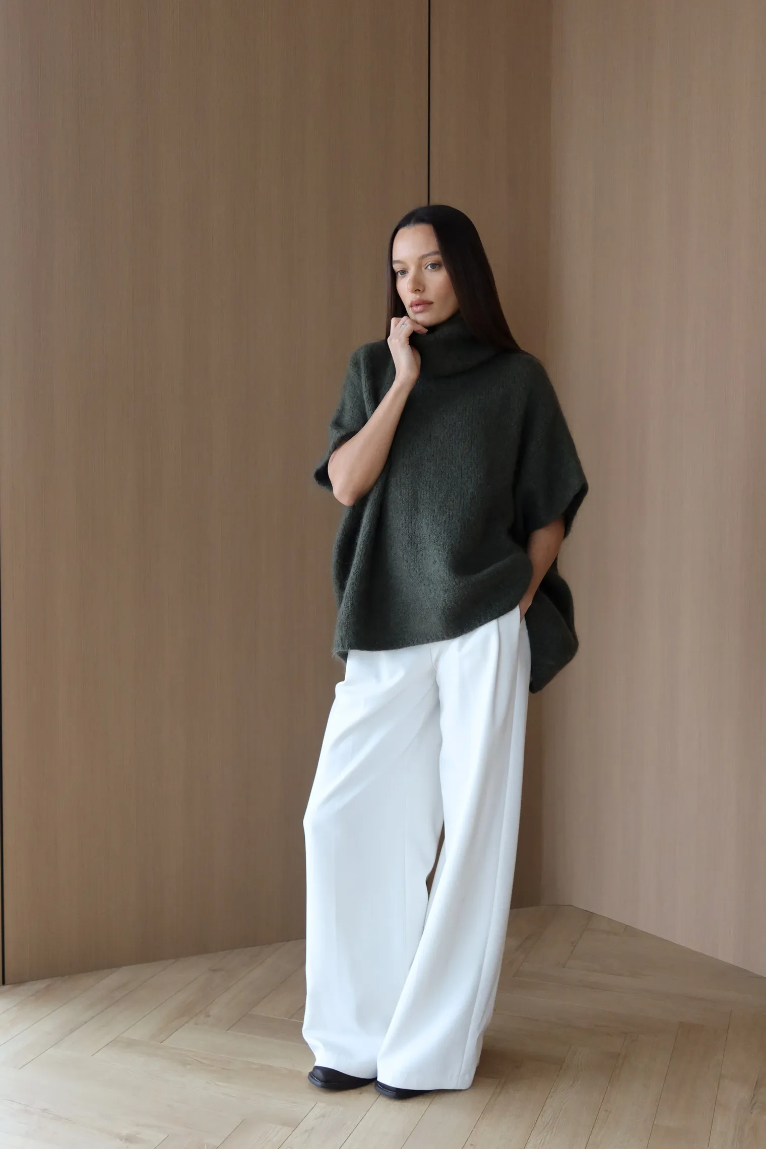 Джемпер крупной вязки из мохера без рукавов цвета хаки фото 3