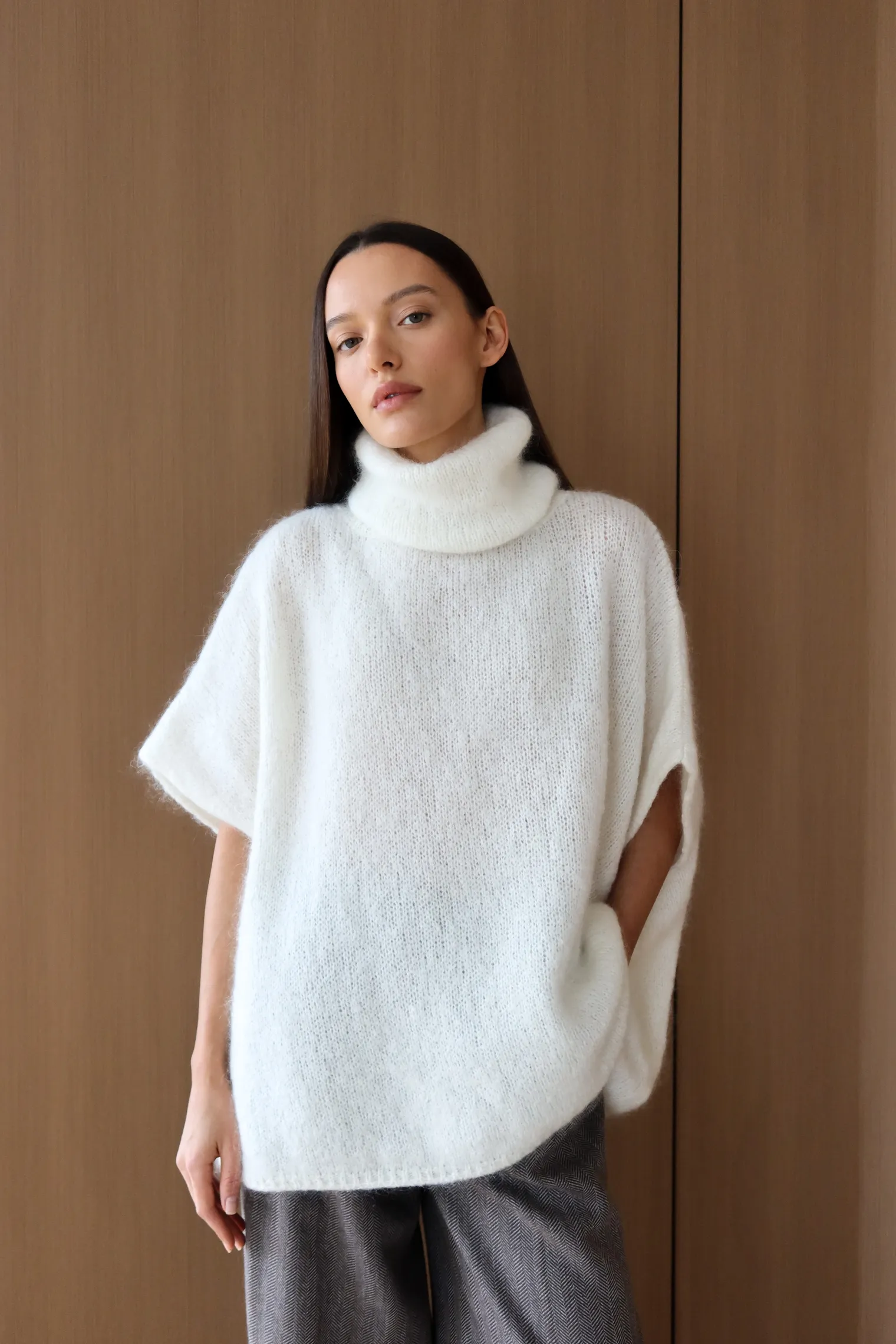 Джемпер крупной вязки из мохера без рукавов цвета тофу фото 4