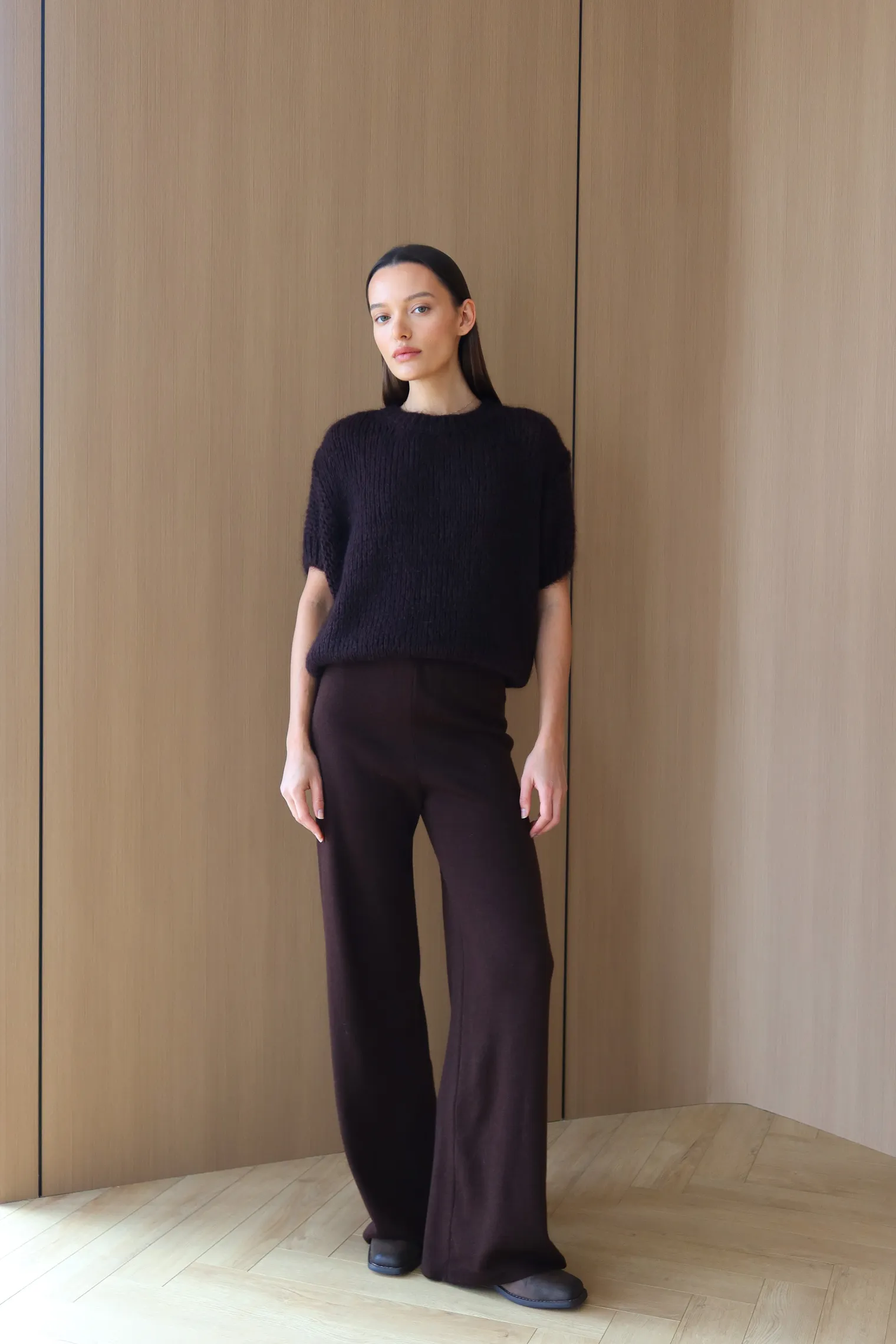 Пуловер крупной вязки с низким воротником цвета горький шоколад фото 3