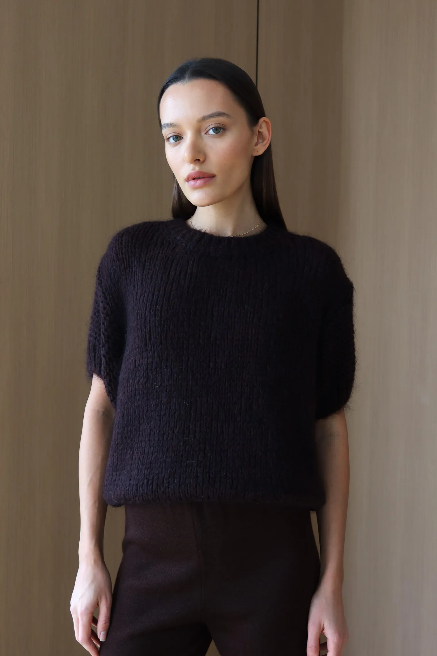 Пуловер крупной вязки с низким воротником цвета горький шоколад фото 1