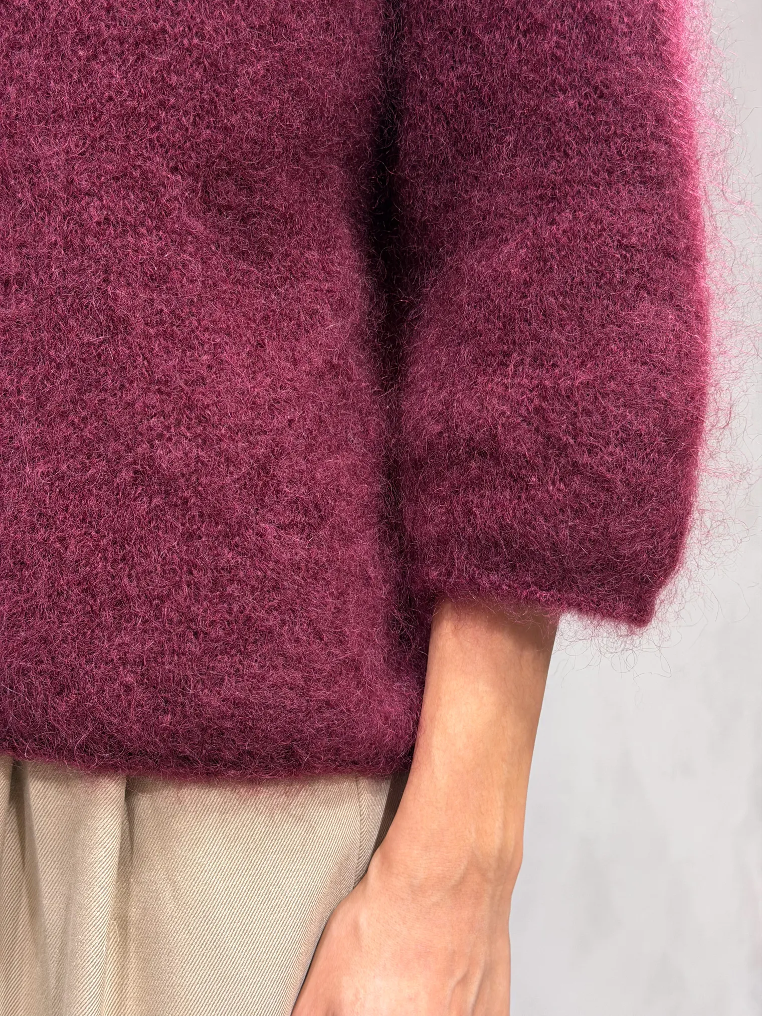 Пуловер мелкой вязки с низким воротником цвета бургундия фото 8