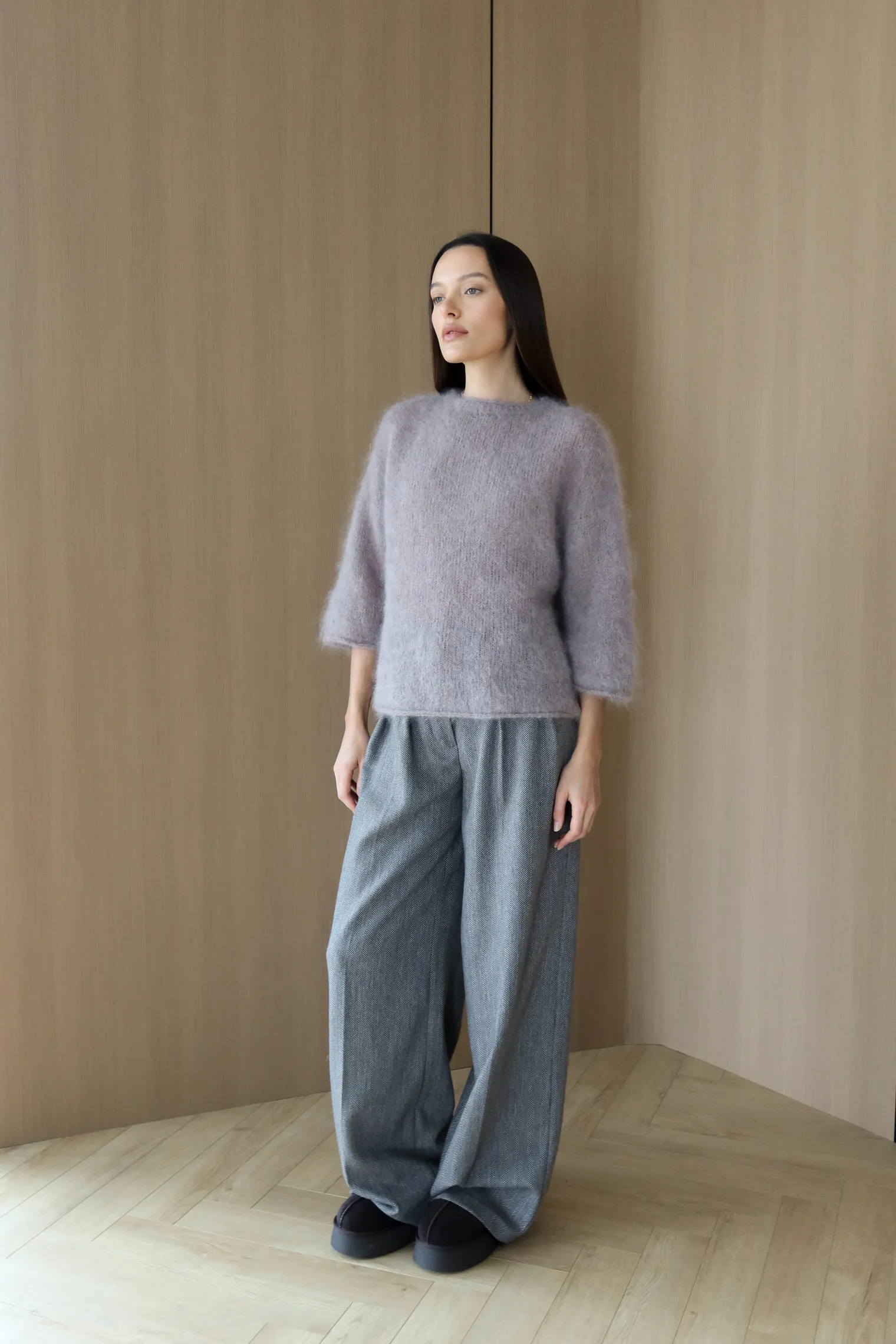 Пуловер мелкой вязки с низким воротником кофейного цвета фото 3