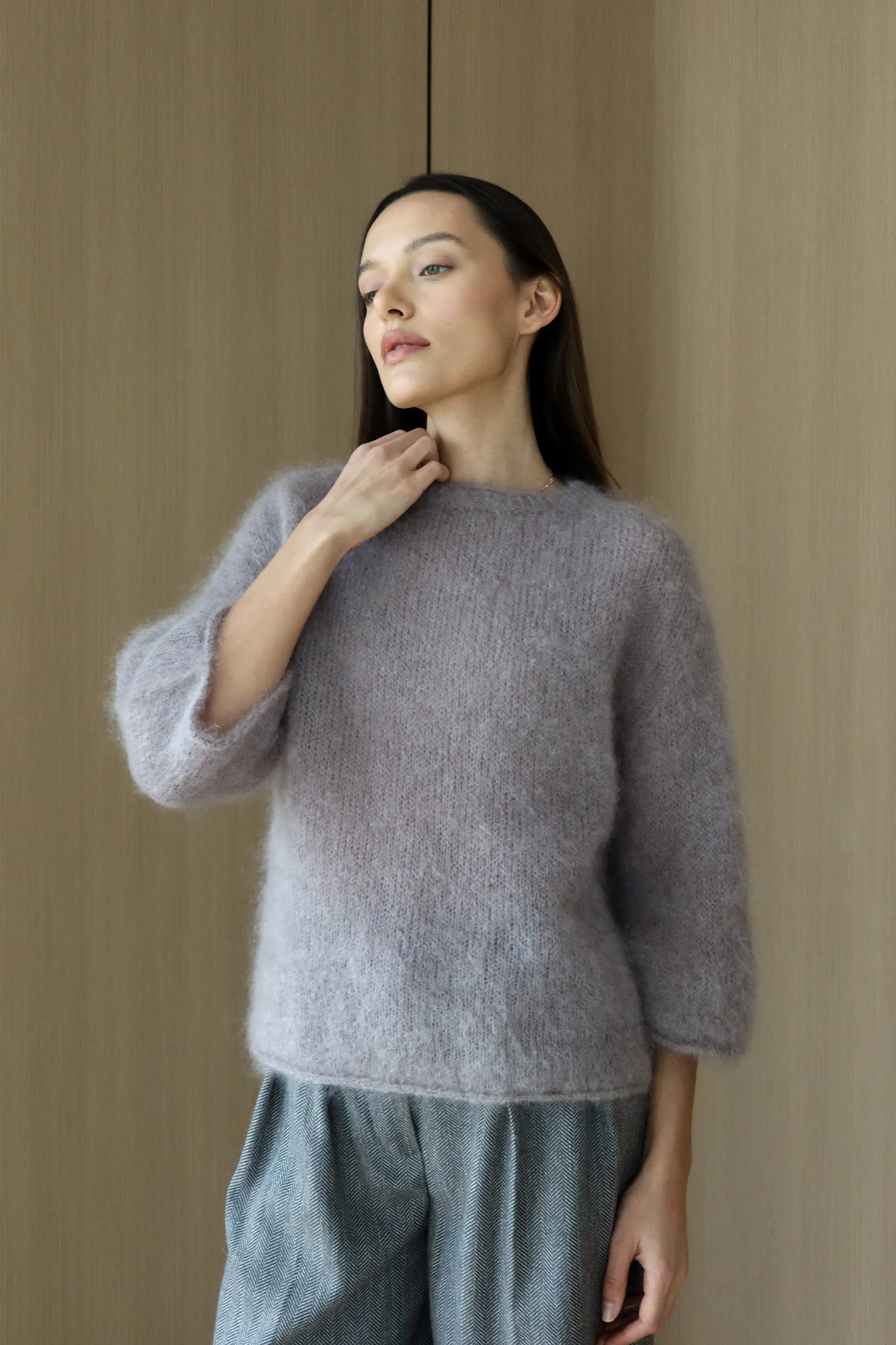 Пуловер мелкой вязки с низким воротником кофейного цвета фото 8