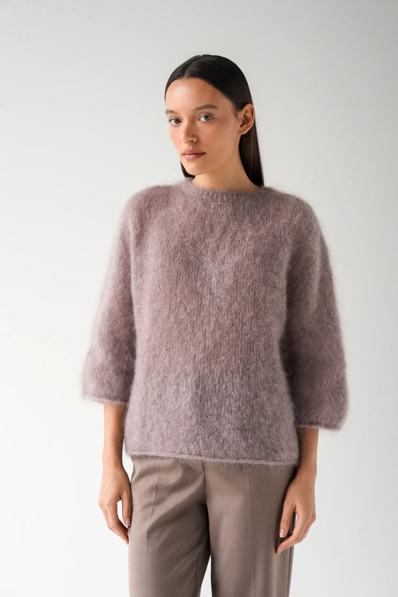 Пуловер мелкой вязки с низким воротником кофейного цвета фото 2