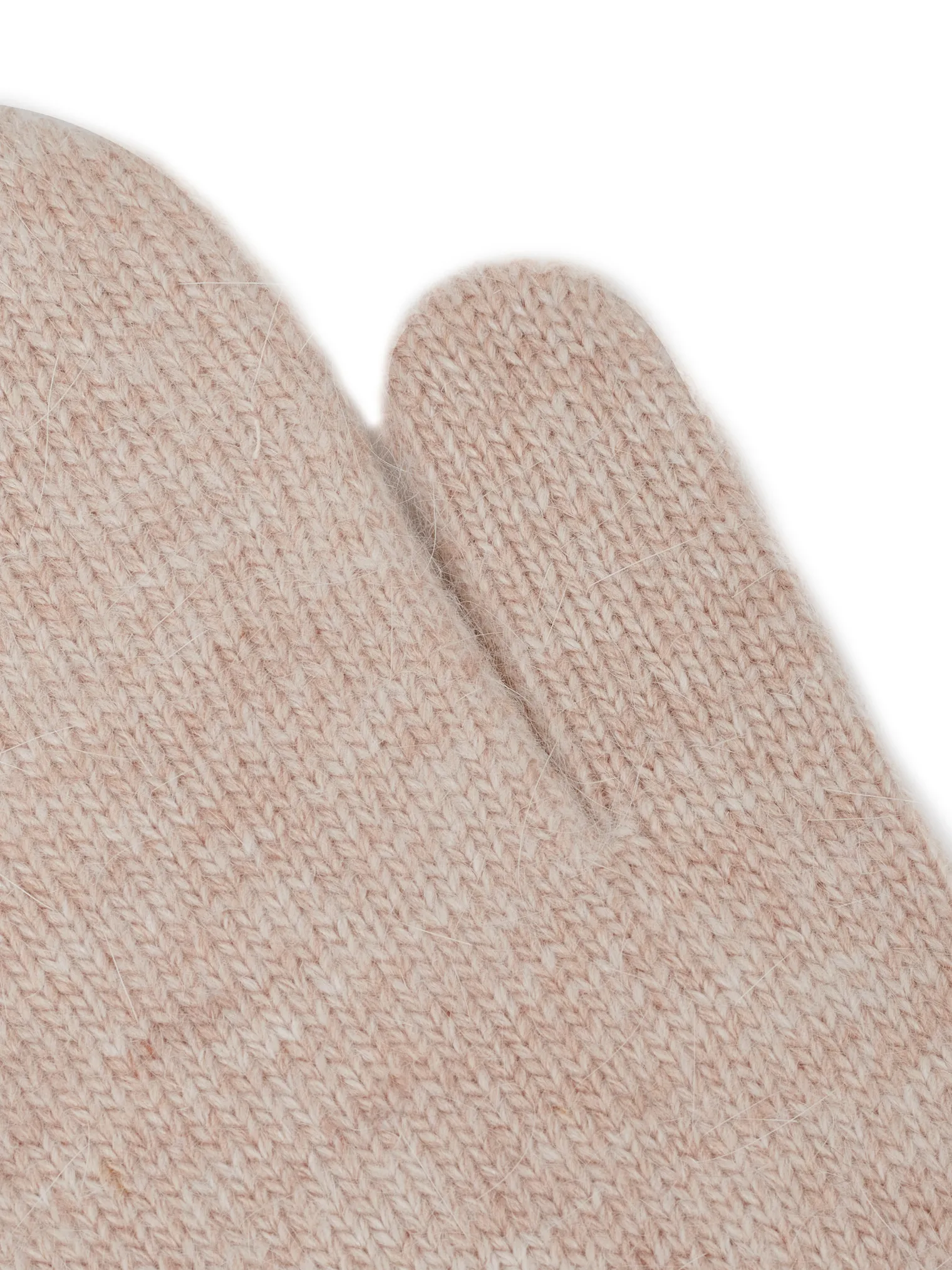 Варежки из ангоры бежевого цвета фото 2