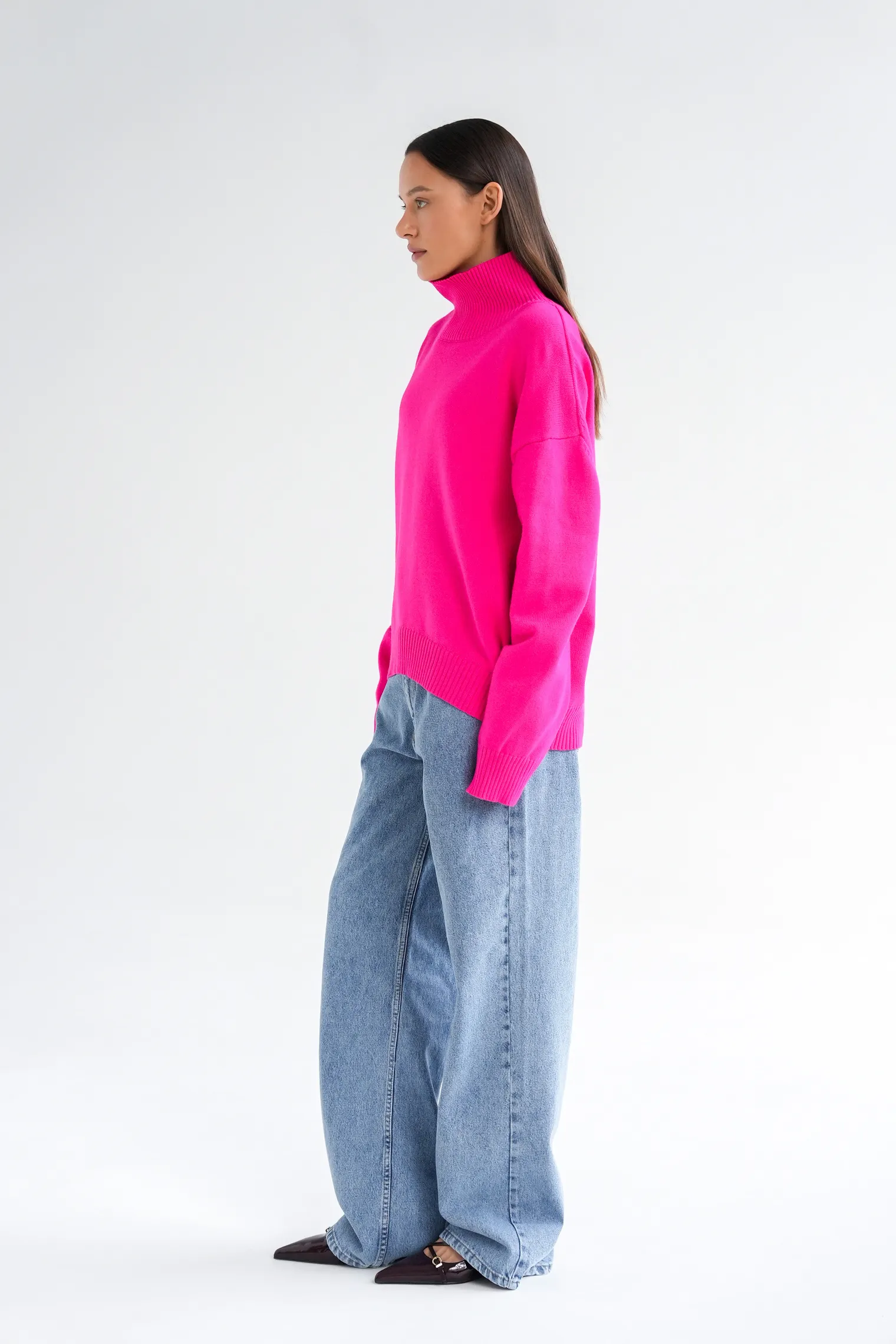 Джемпер мелкой вязки с высоким воротником цвета фуксии фото 6