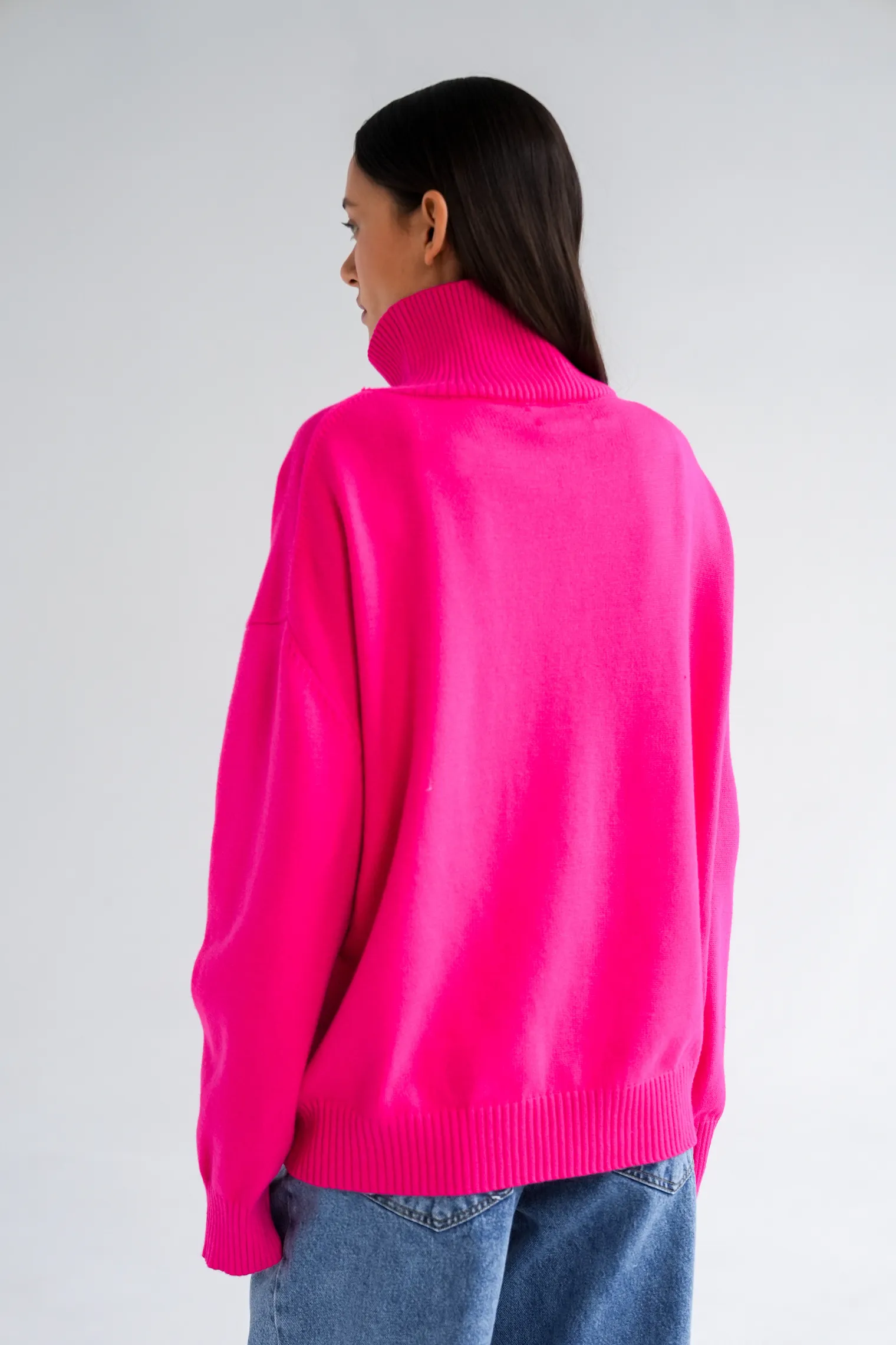 Джемпер мелкой вязки с высоким воротником цвета фуксии фото 4