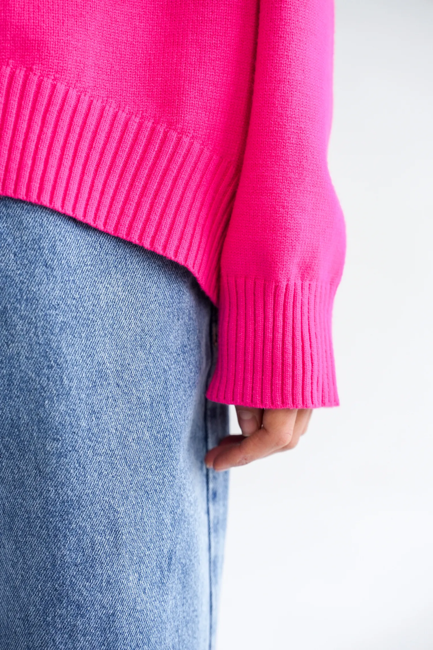 Джемпер мелкой вязки с высоким воротником цвета фуксии фото 8