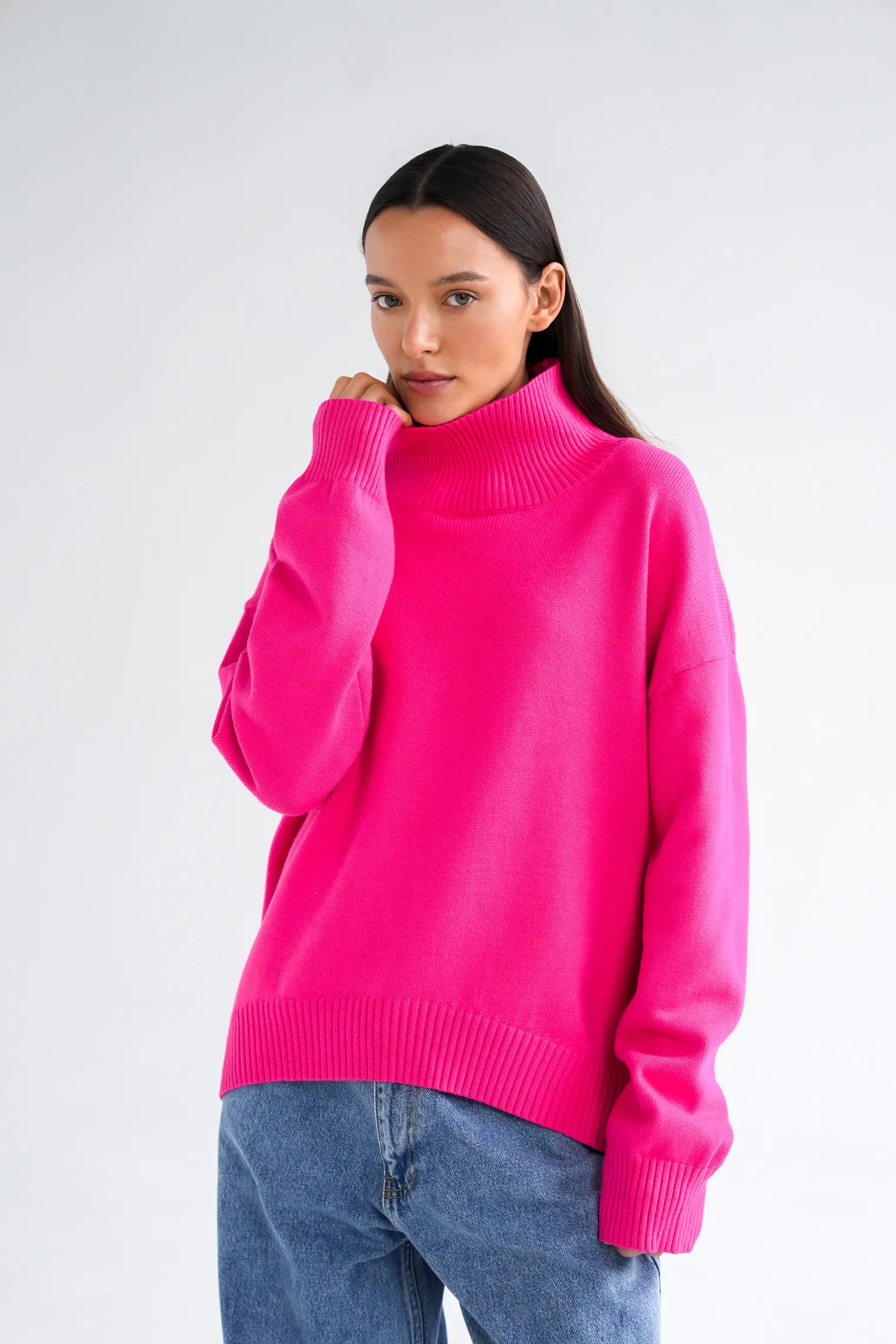 Джемпер мелкой вязки с высоким воротником цвета фуксии фото 5