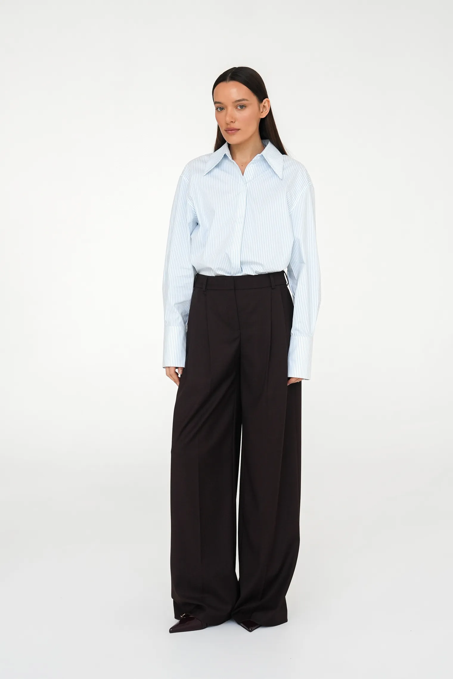 Брюки широкого кроя с завышенной талией со складками трюфельного цвета фото 8