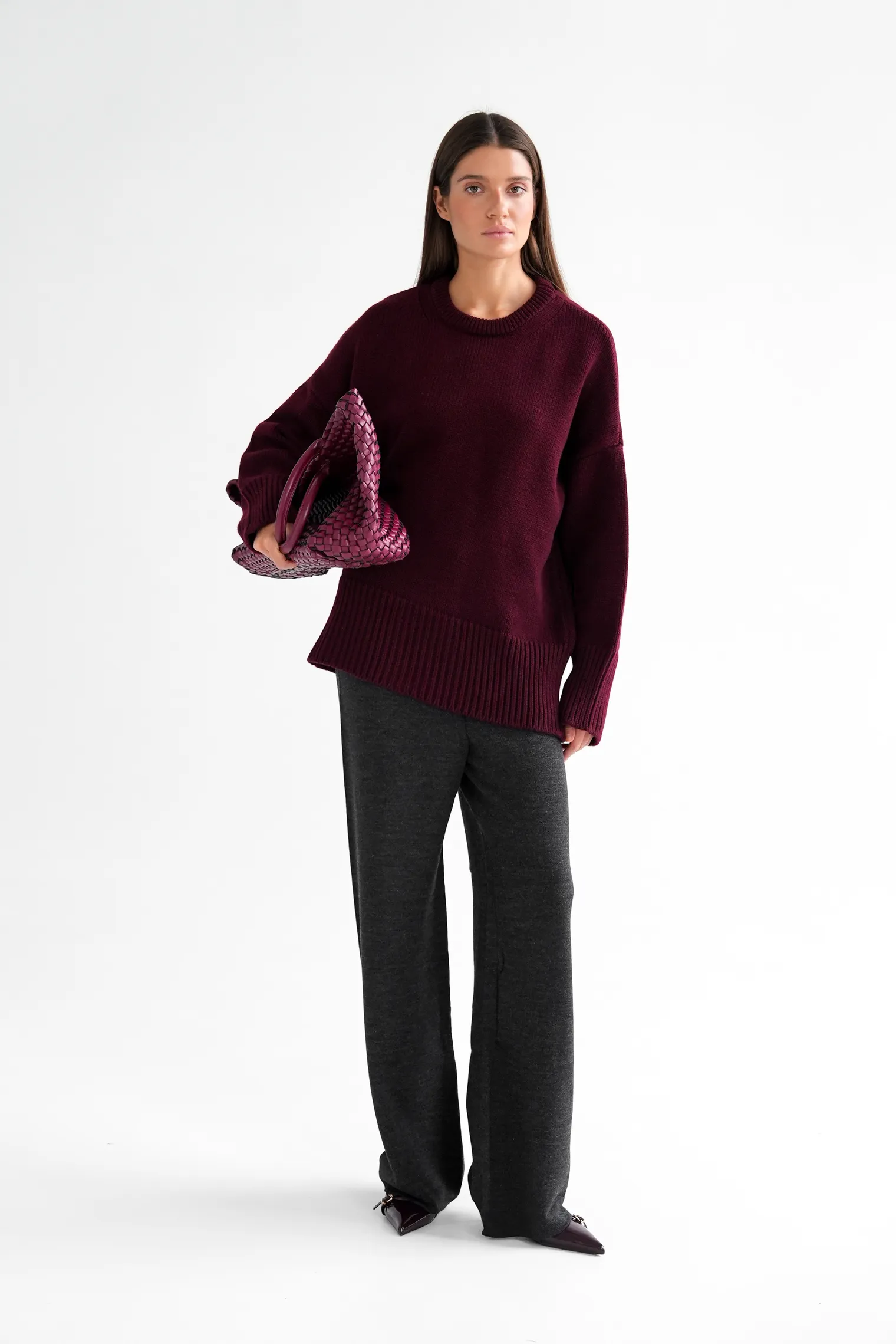 Джемпер крупной вязки с низким воротником цвета бургундия фото 5