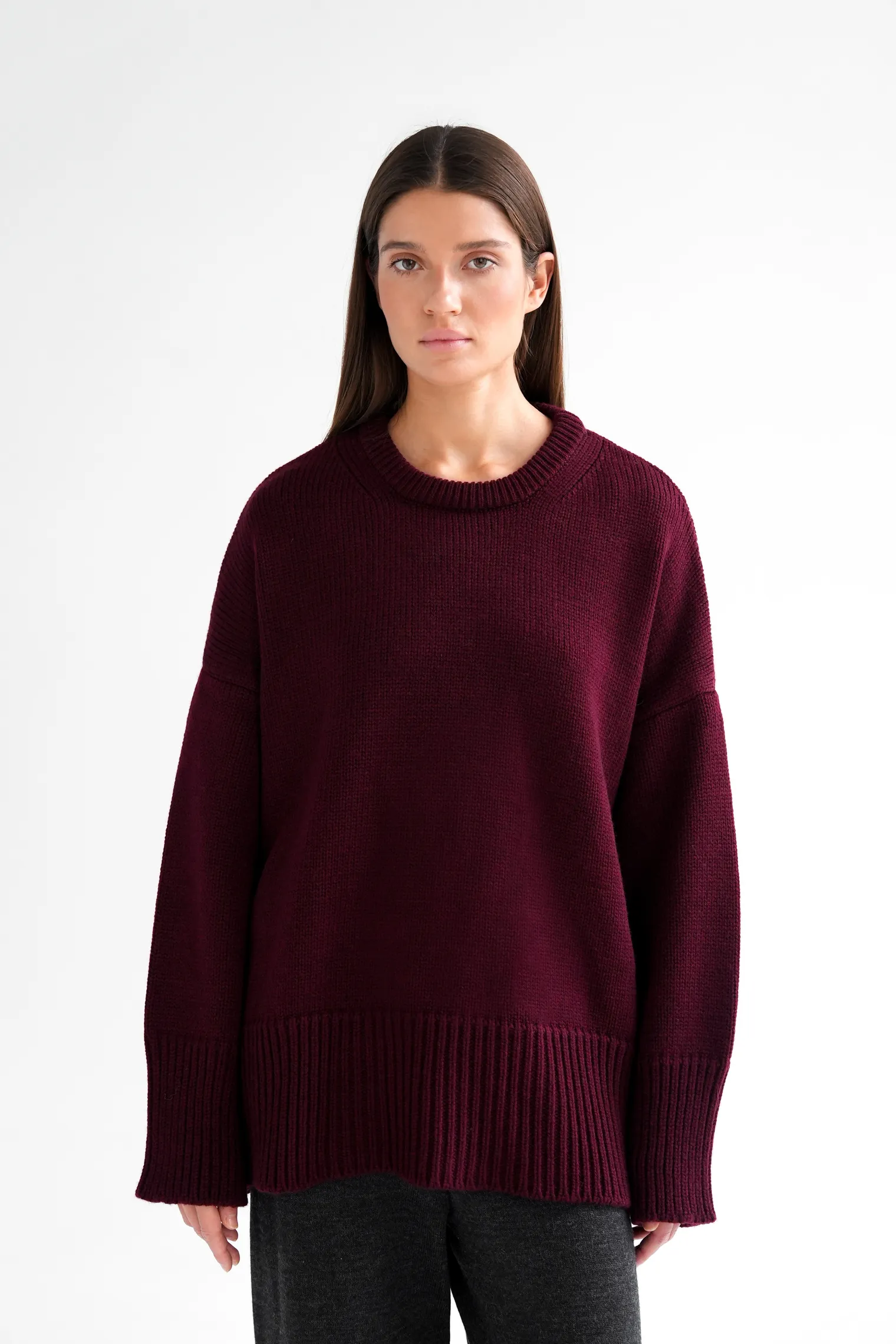 Джемпер крупной вязки с низким воротником цвета бургундия фото 8
