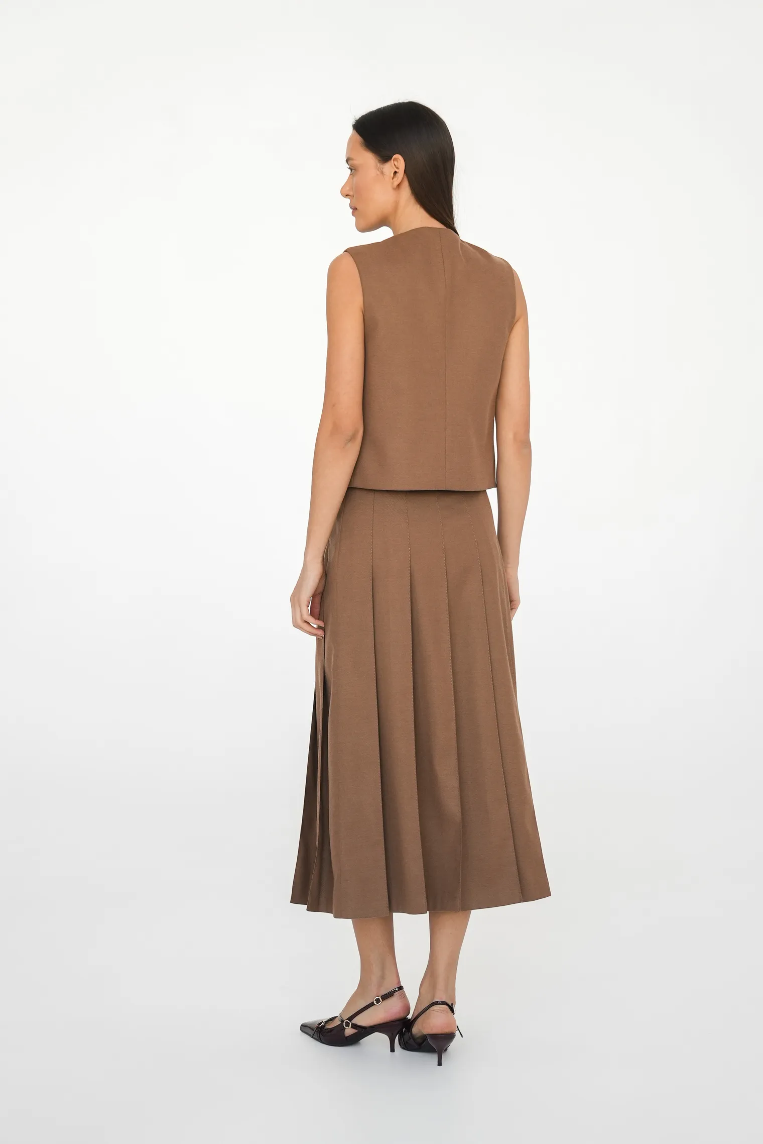 Однобортный жилет с пуговицами табачного цвета фото 4