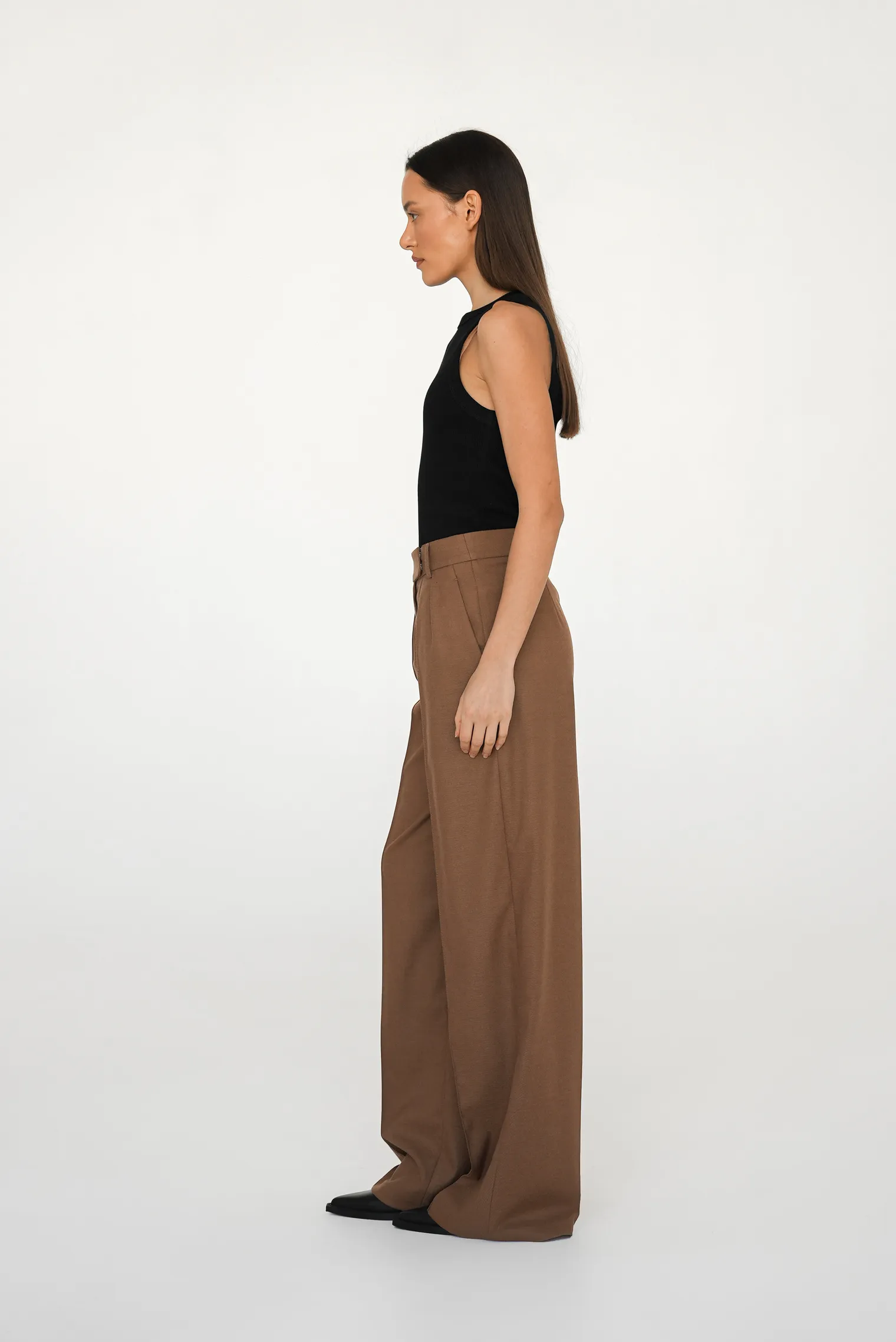 Брюки прямого кроя со стрелками табачного цвета фото 3