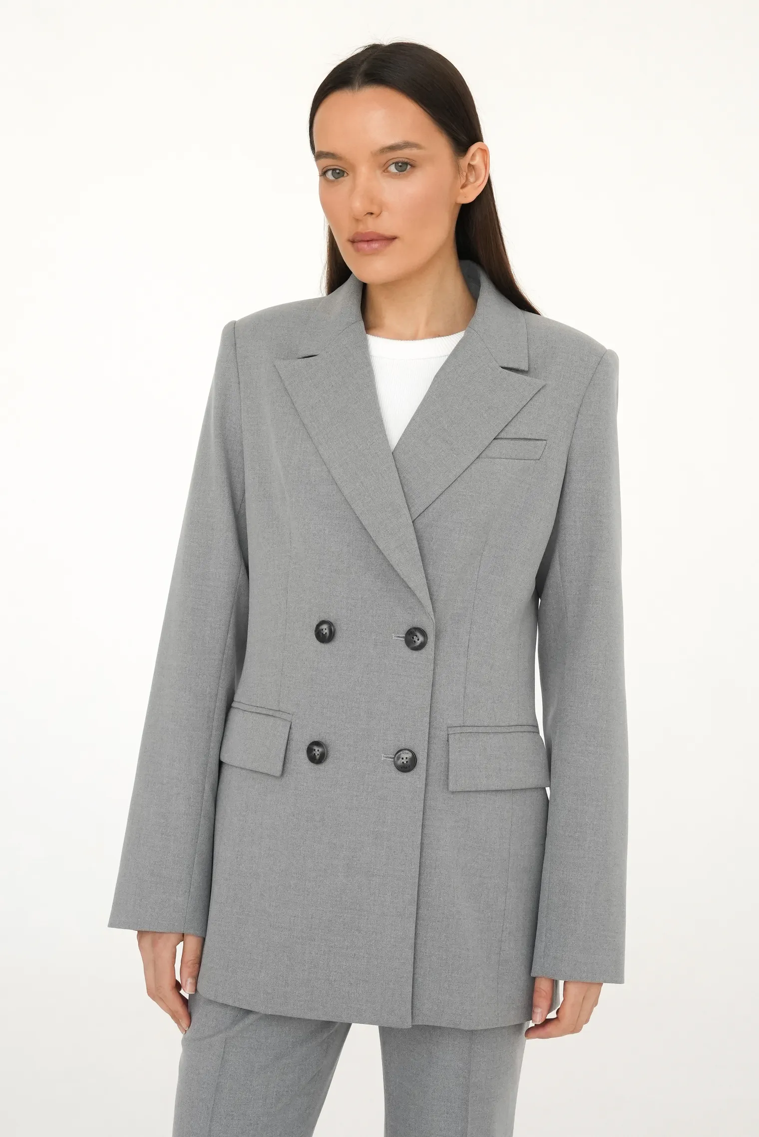 Двубортный приталенный жакет пепельного цвета фото 6