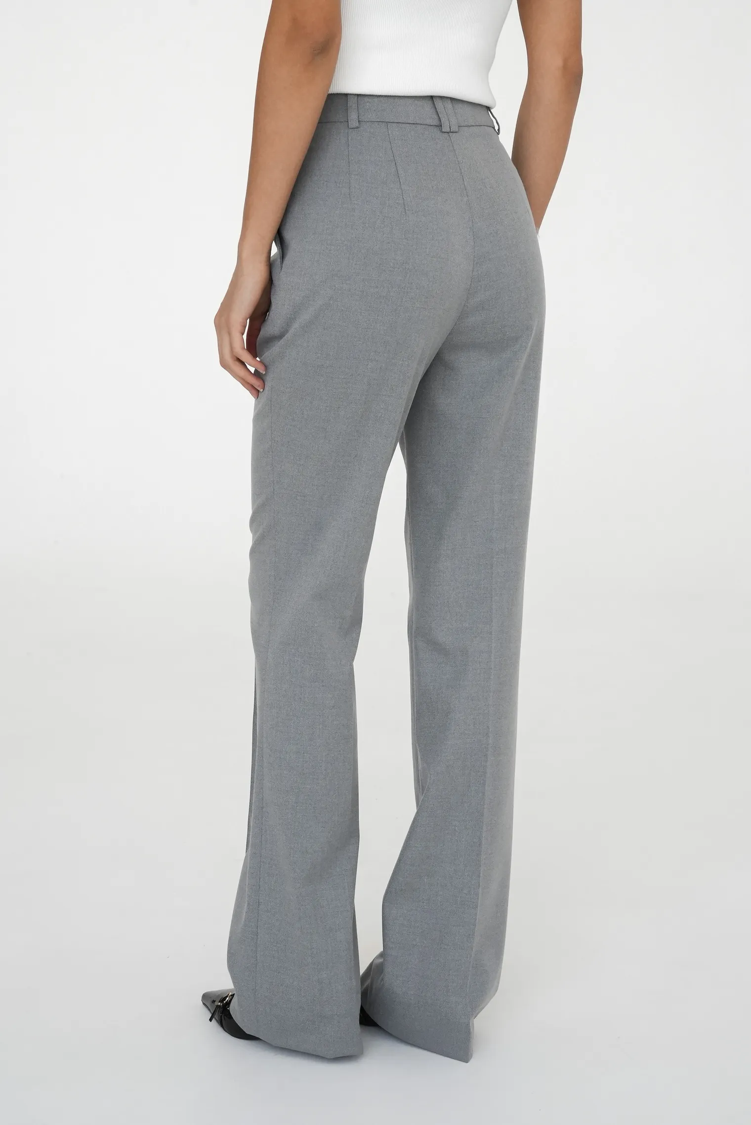 Брюки со стрелками с завышенной талией пепельного цвета фото 4