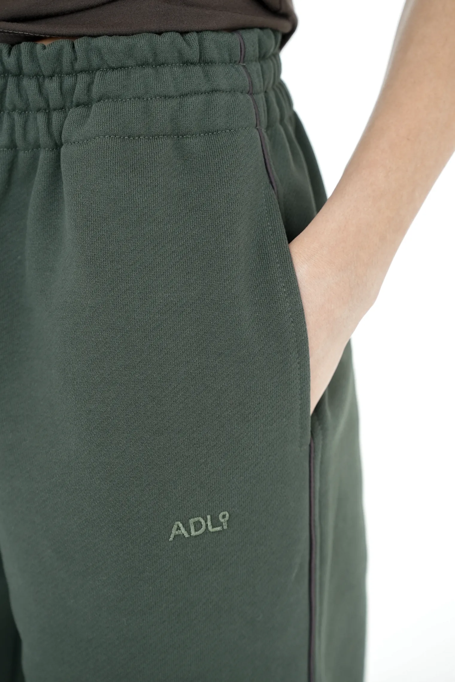 Брюки из плотного хлопка цвета хаки фото 9