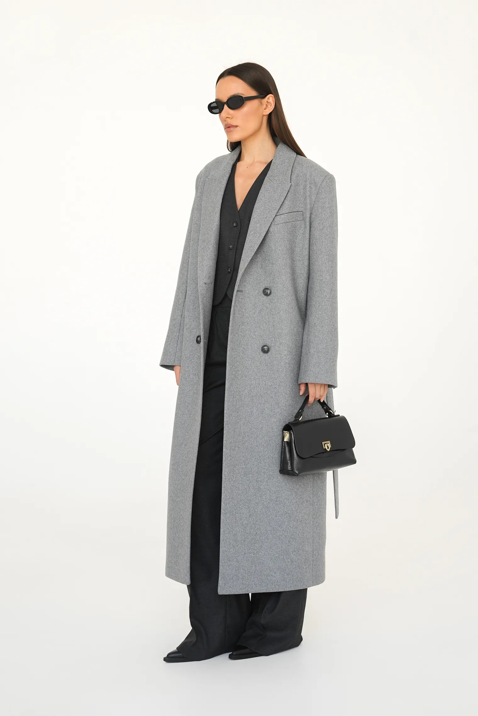 Пальто двубортное с втачным рукавом, с поясом пепельного цвета фото 10