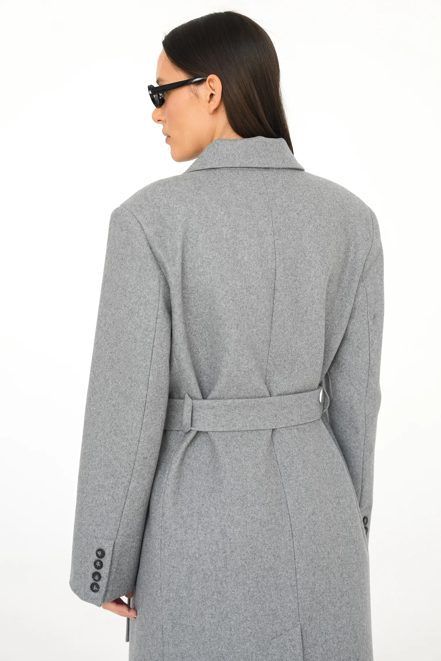 Пальто двубортное с втачным рукавом, с поясом пепельного цвета фото 12