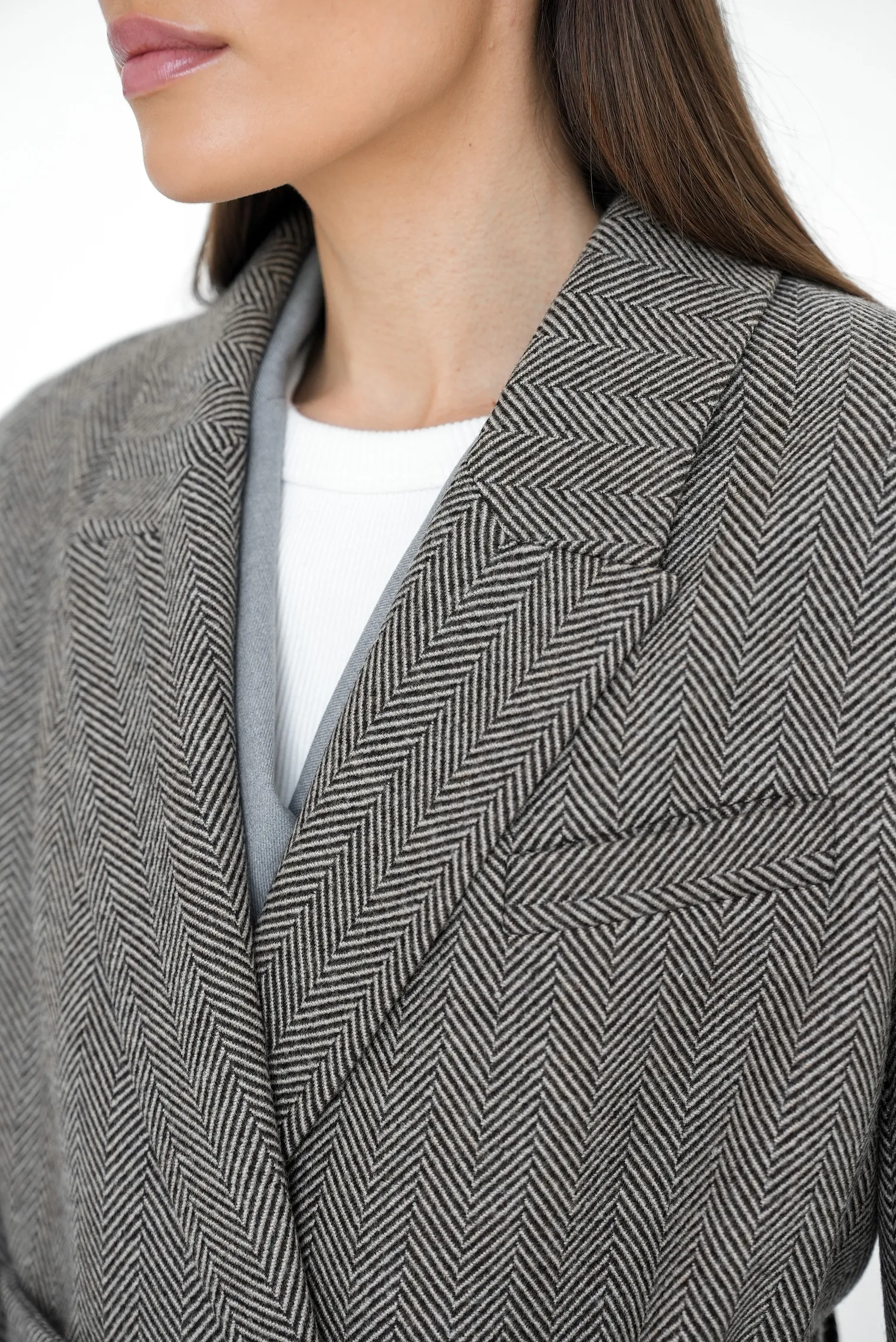 Пальто двубортное с втачным рукавом, с поясом в ёлочку шоколадного цвета фото 5