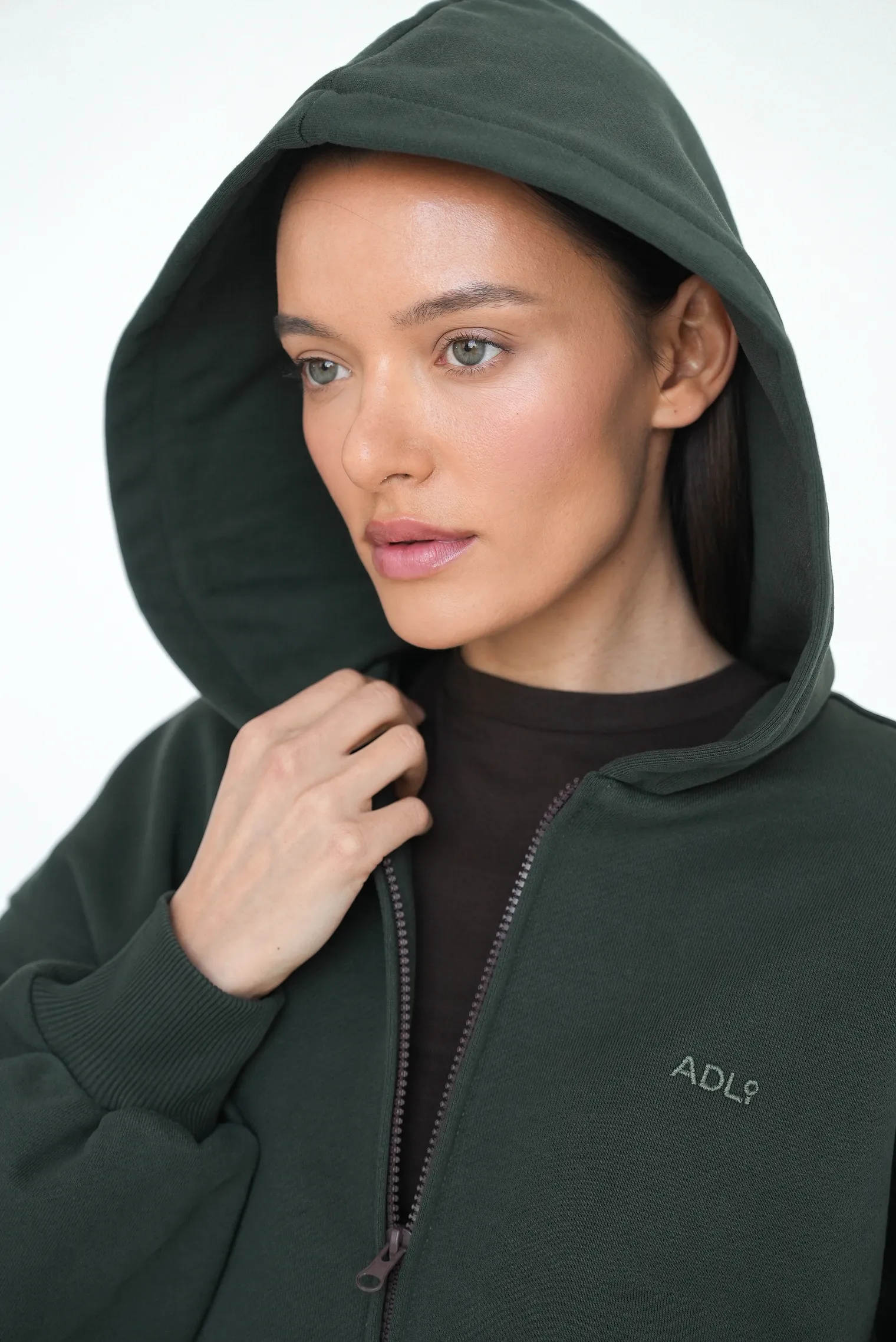 Худи из плотного хлопка на молнии цвета хаки фото 2