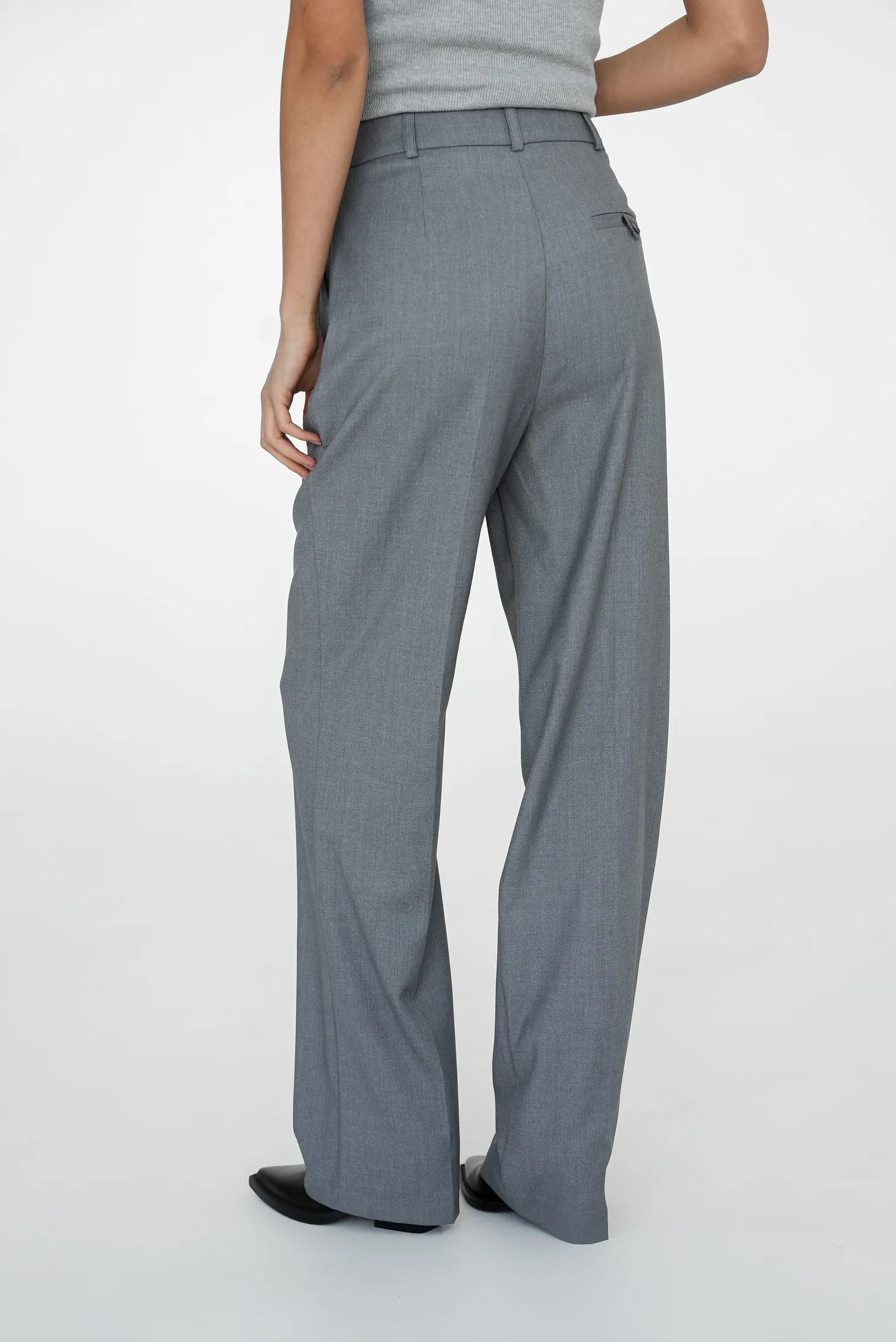 Брюки с завышенной талией прямого кроя серого цвета фото 9