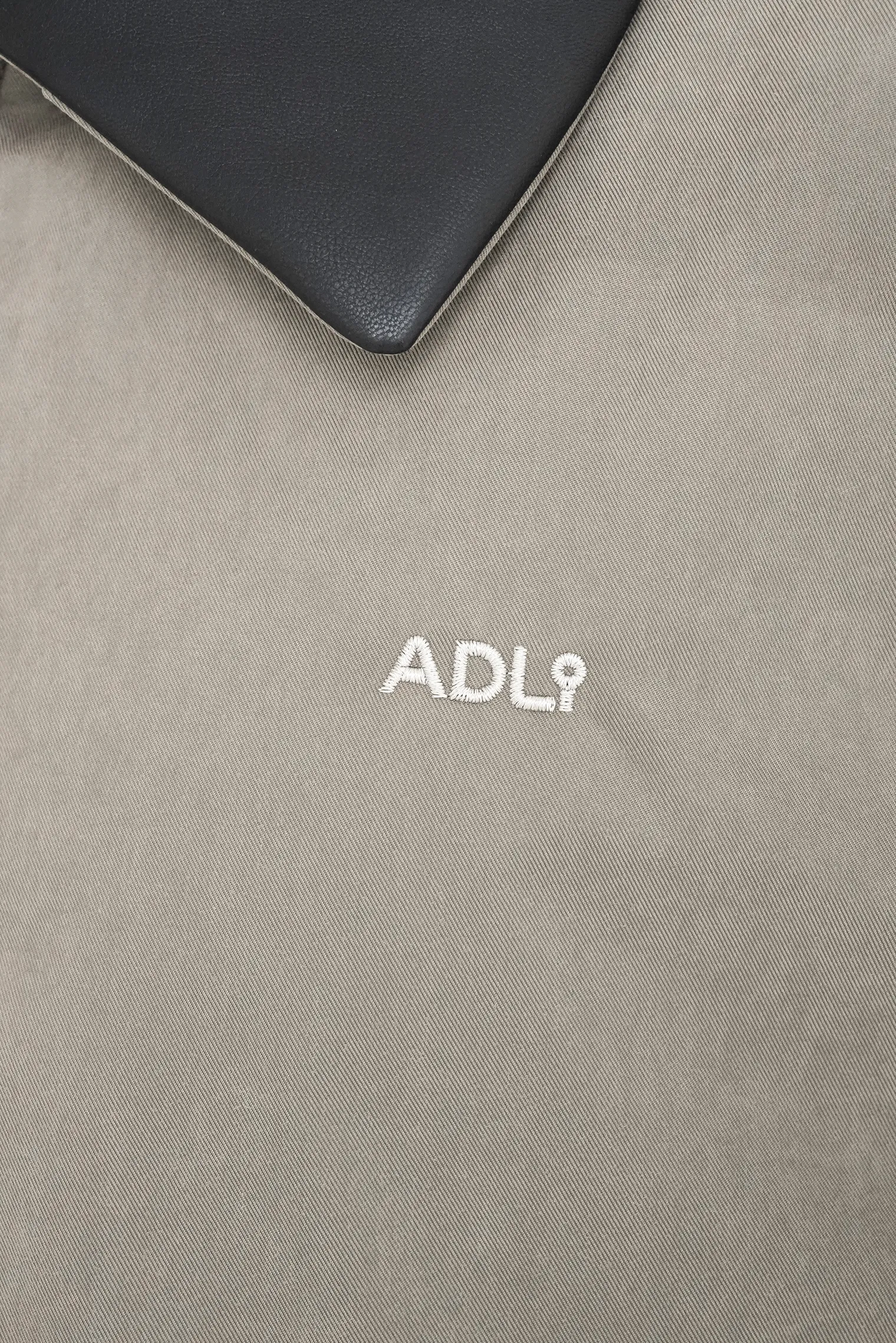 Бомбер прямого кроя со съёмным воротником цвета полынь фото 10