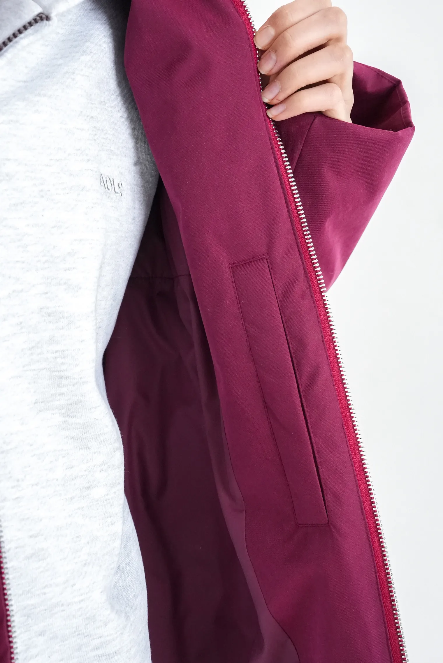 Бомбер прямого кроя со съёмным воротником бордового цвета фото 13