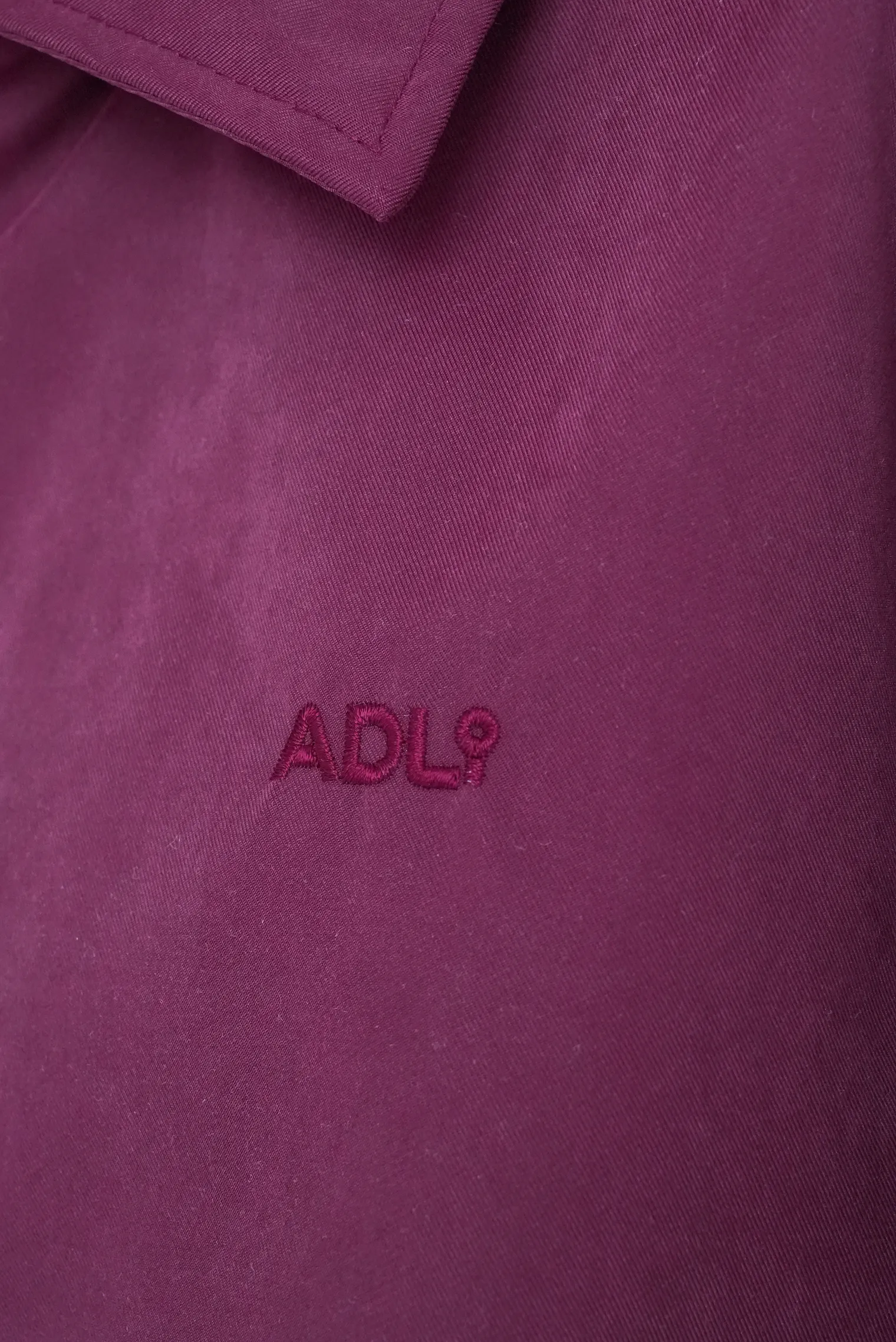 Бомбер прямого кроя со съёмным воротником бордового цвета фото 11