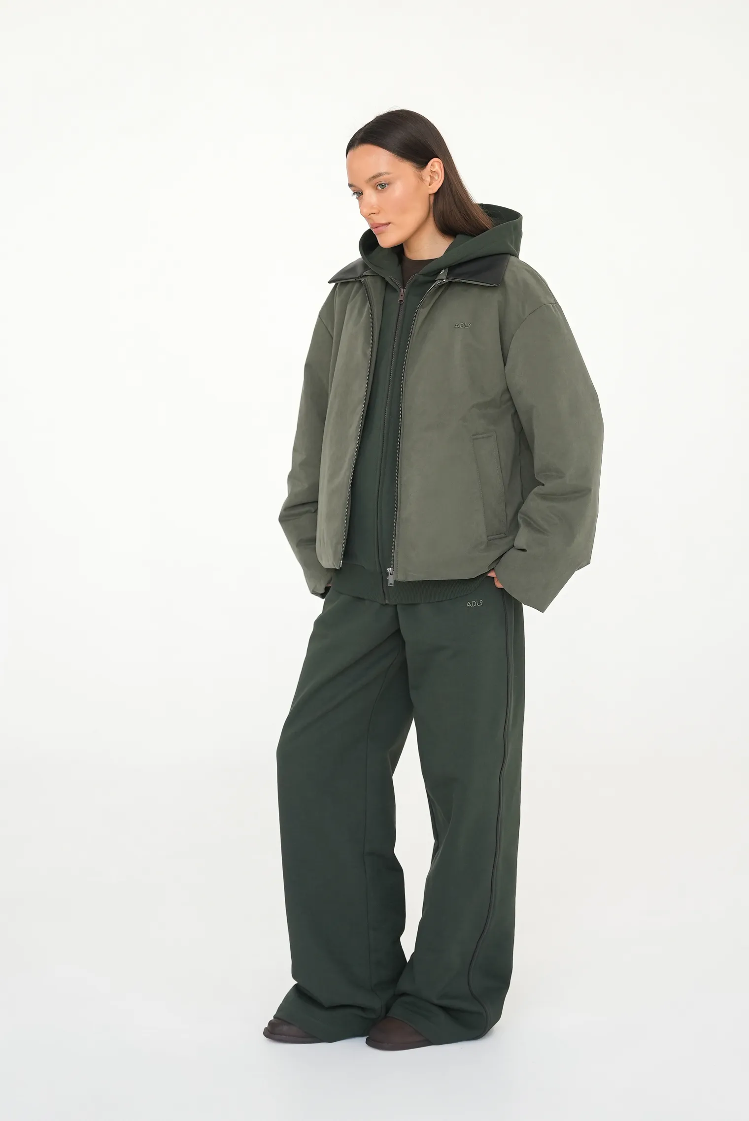 Бомбер прямого кроя со съёмным воротником цвета хаки фото 3