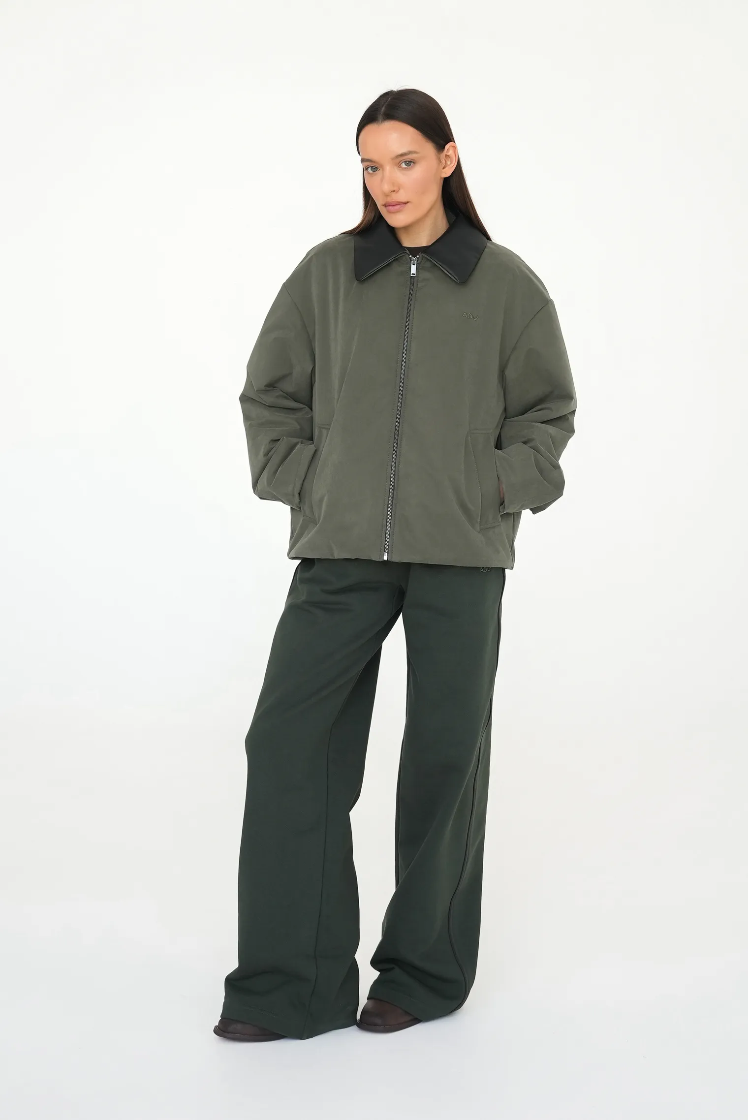 Бомбер прямого кроя со съёмным воротником цвета хаки фото 7