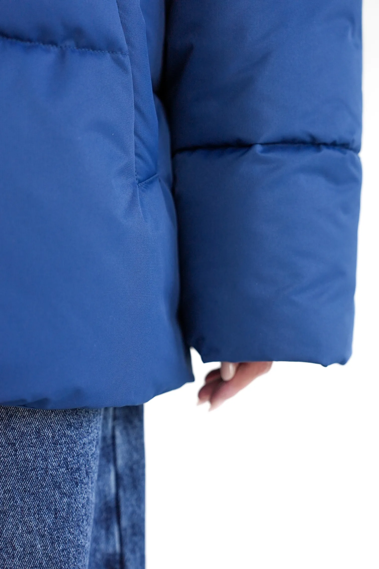 Пуховик стёганый с капюшоном цвета деним фото 8