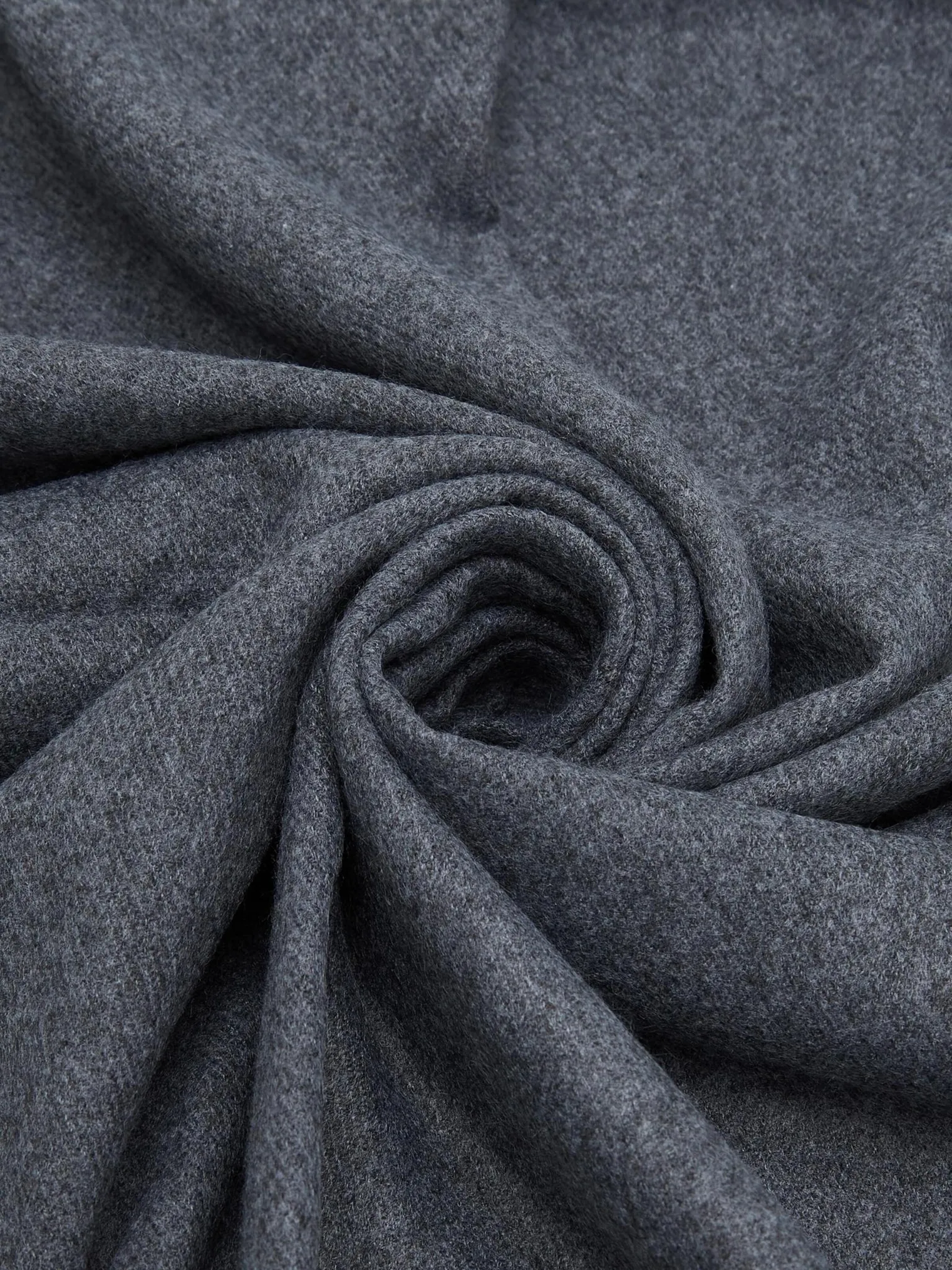 Палантин однотонный из вискозы графитового цвета фото 1