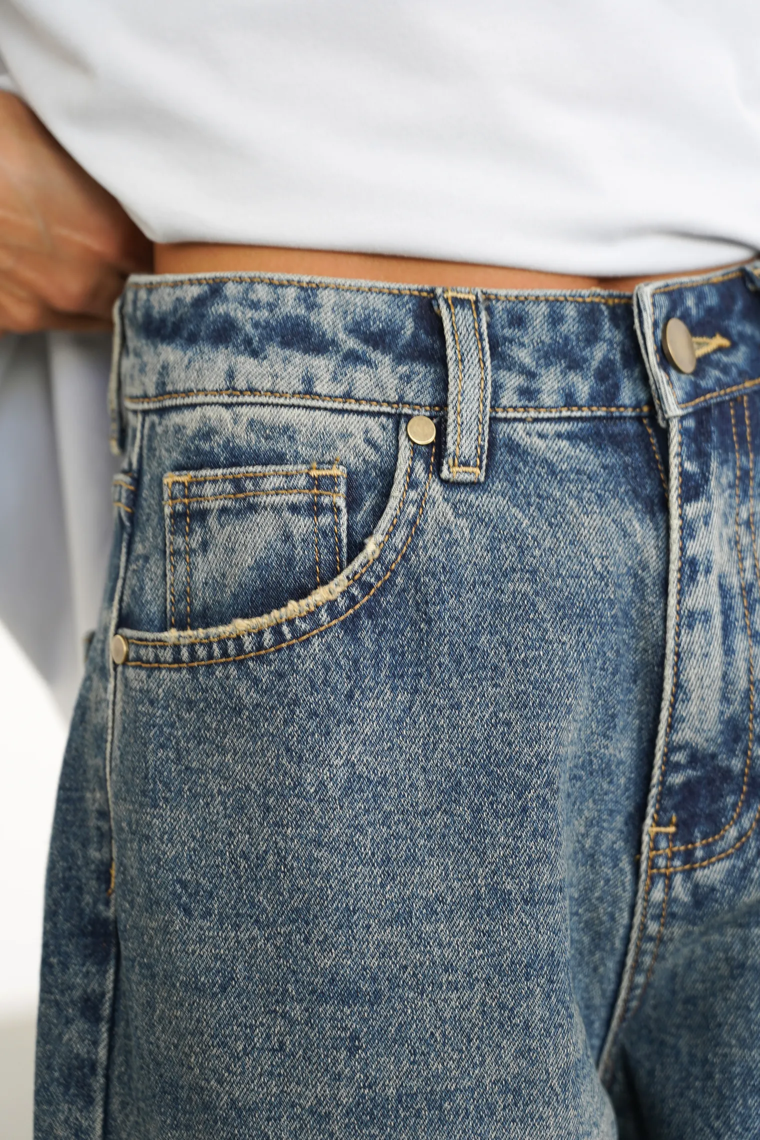 Джинсы свободного кроя в винтажном стиле синего цвета фото 2